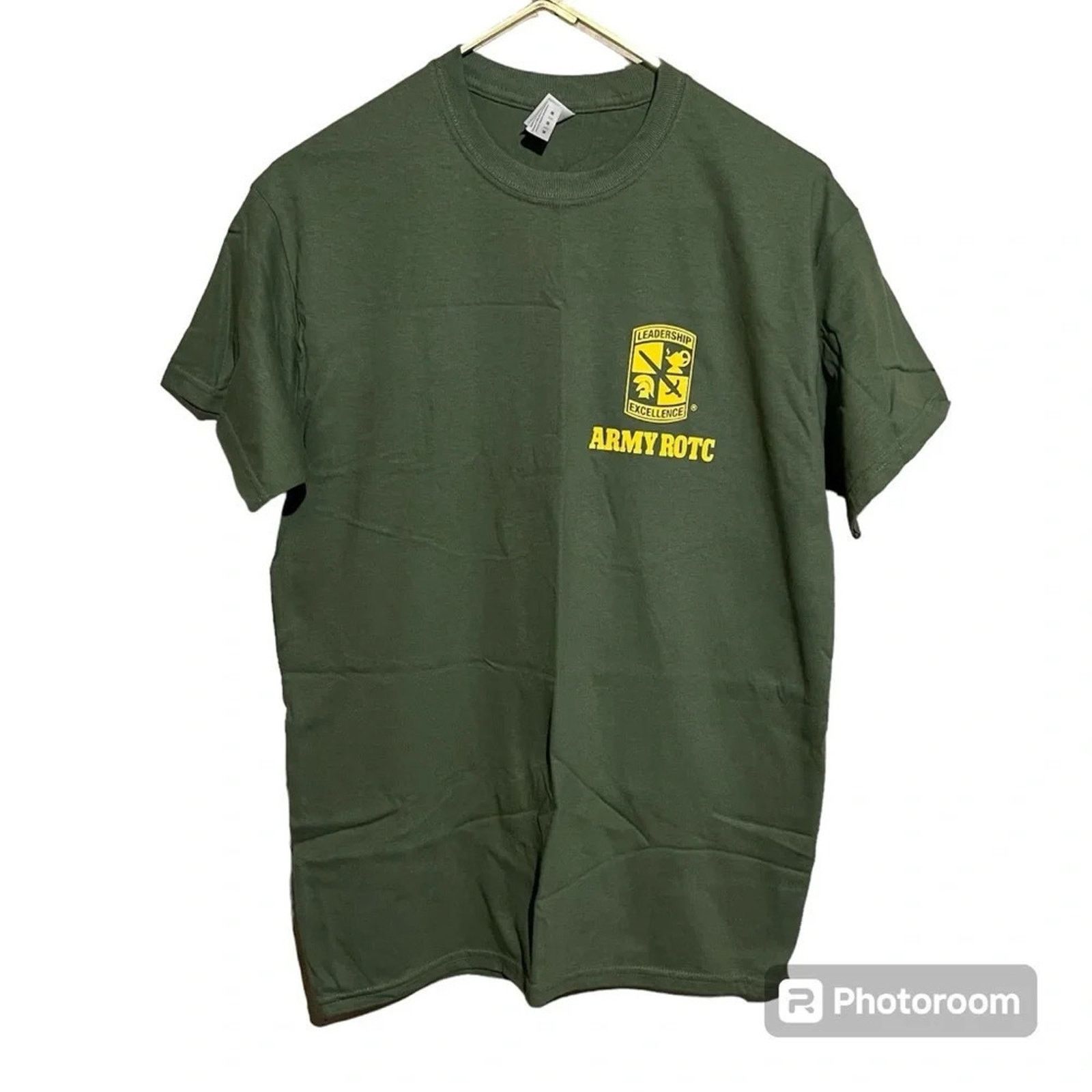 Gildan Army ROTC Men Leadership Green T-Shirt Size Medium NEW Size US M / EU 48-50 / 2 - 1 Thumbnail