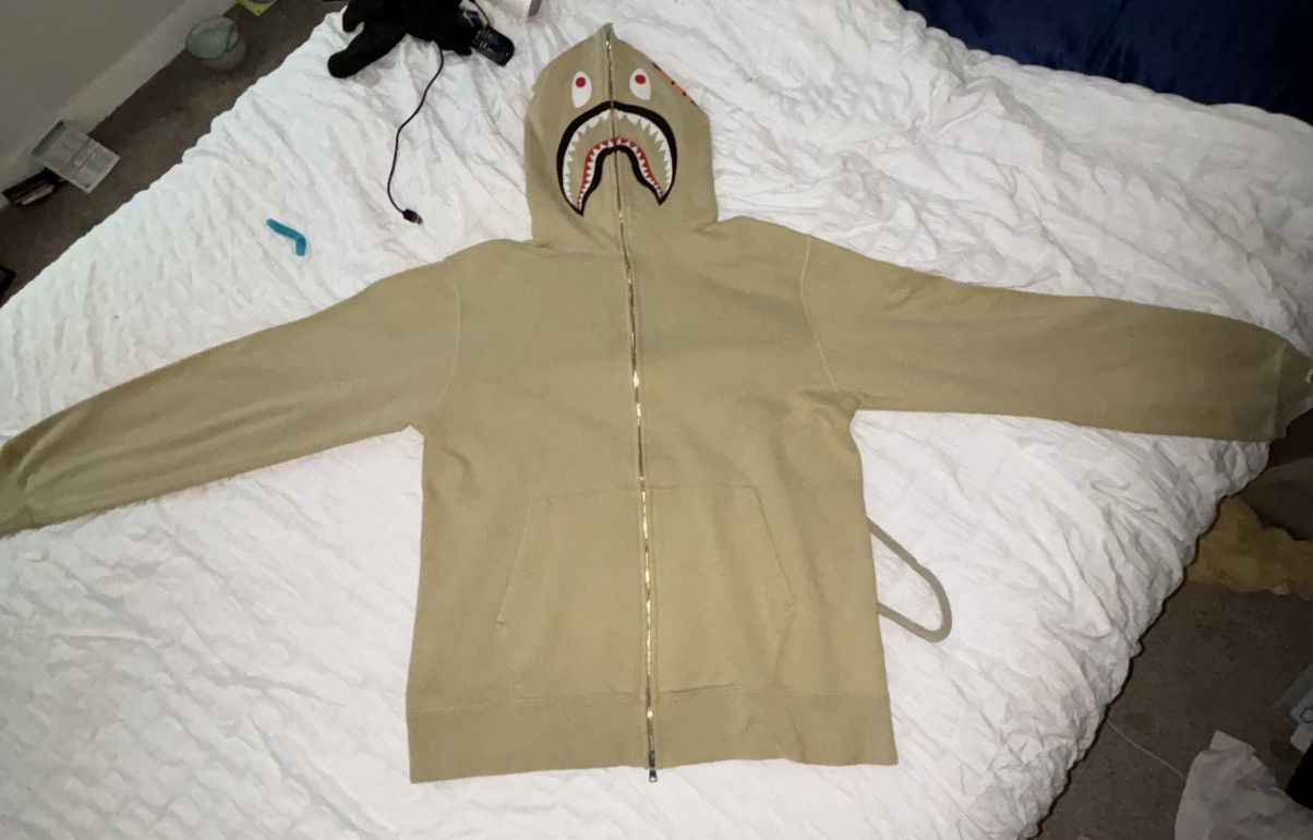 Bape Rare Bape full zip shark hoodie xxxl/3x i am plugging ! Size US XXL / EU 58 / 5 - 10 Thumbnail