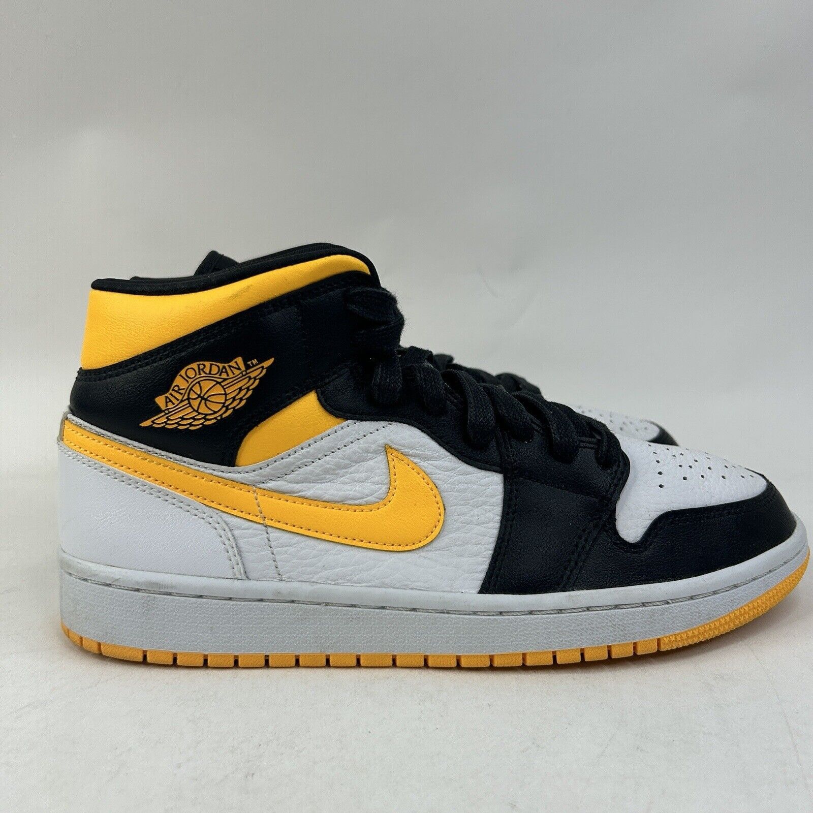 Nike Nike Shoes Air Jordan 1 Mid SE WMNS “Laser Orange” 2024 Size US 10 / IT 40 - 5 Thumbnail