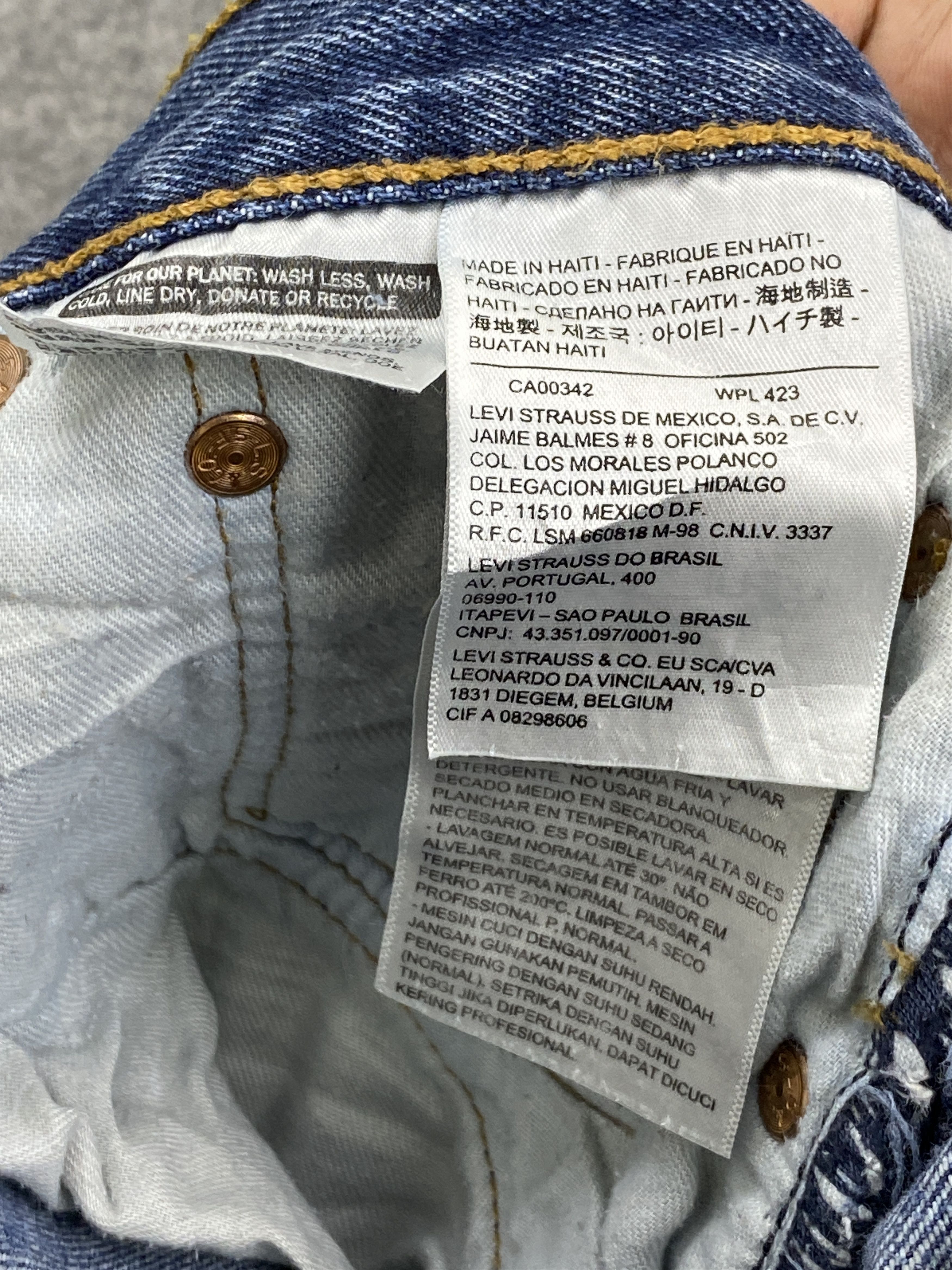 Levi's × Vintage Vintage Levi's 501 Blue Faded Jeans DP2807 Size US 34 / EU 50 - 8 Thumbnail