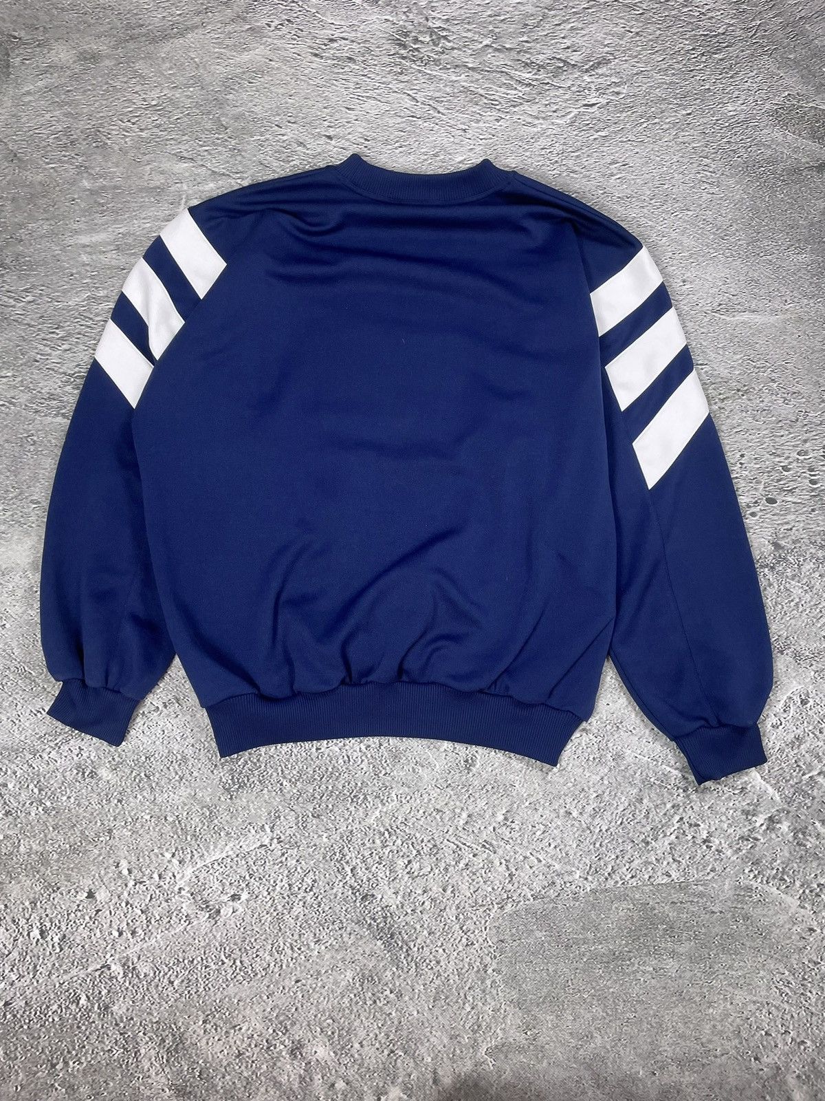 Adidas Adidas vintage sweatshirt big logo crewneck navy Red Y2K Size US L / EU 52-54 / 3 - 5 Thumbnail