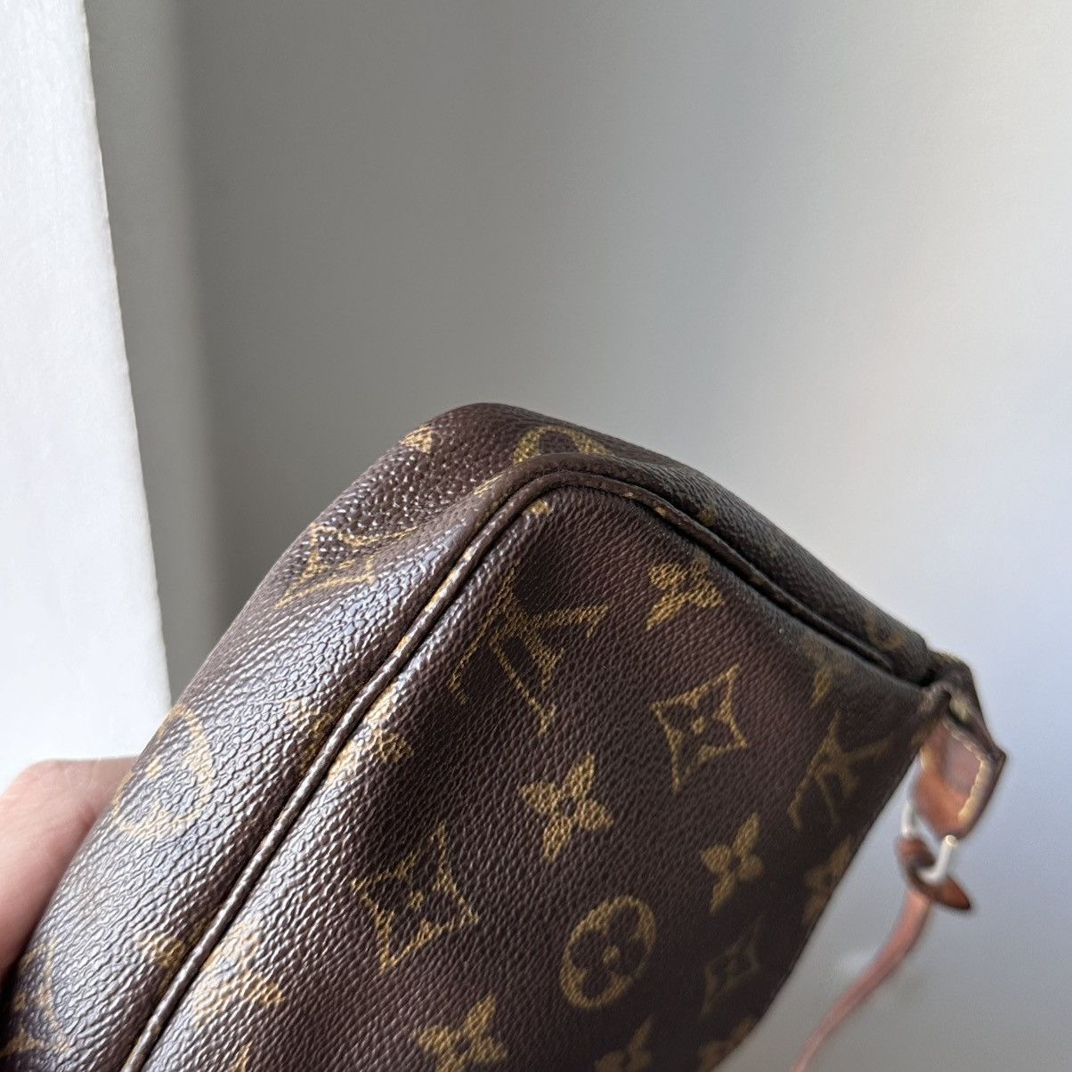 Louis Vuitton 1998s Louis Vuitton Vintage Monogram LV Pochette Bag SL0998 Size ONE SIZE - 10 Thumbnail