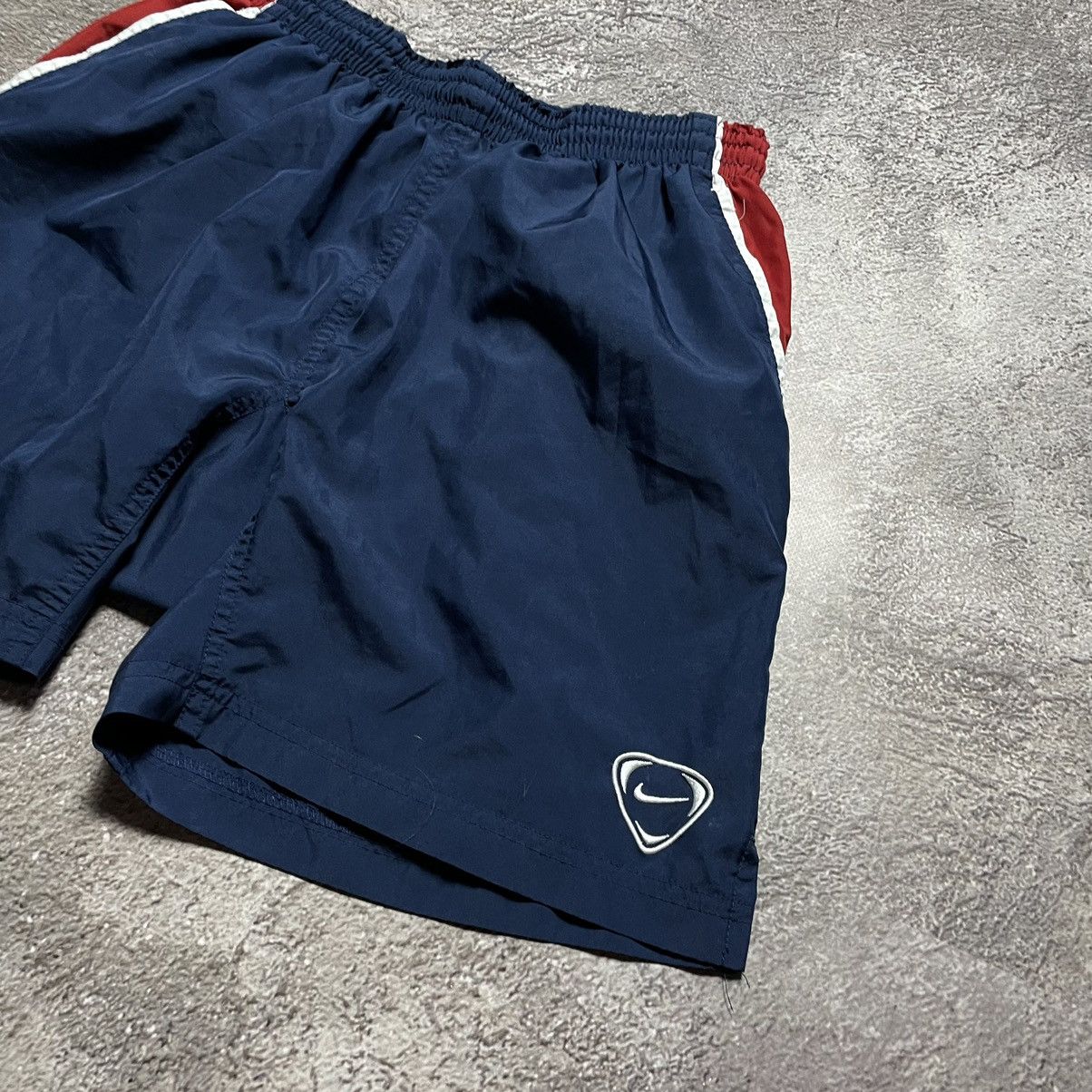 Nike Vintage Y2K NIKE Short Logo Sportwear Casual Buymypiece 90s Size US 30 / EU 46 - 3 Thumbnail