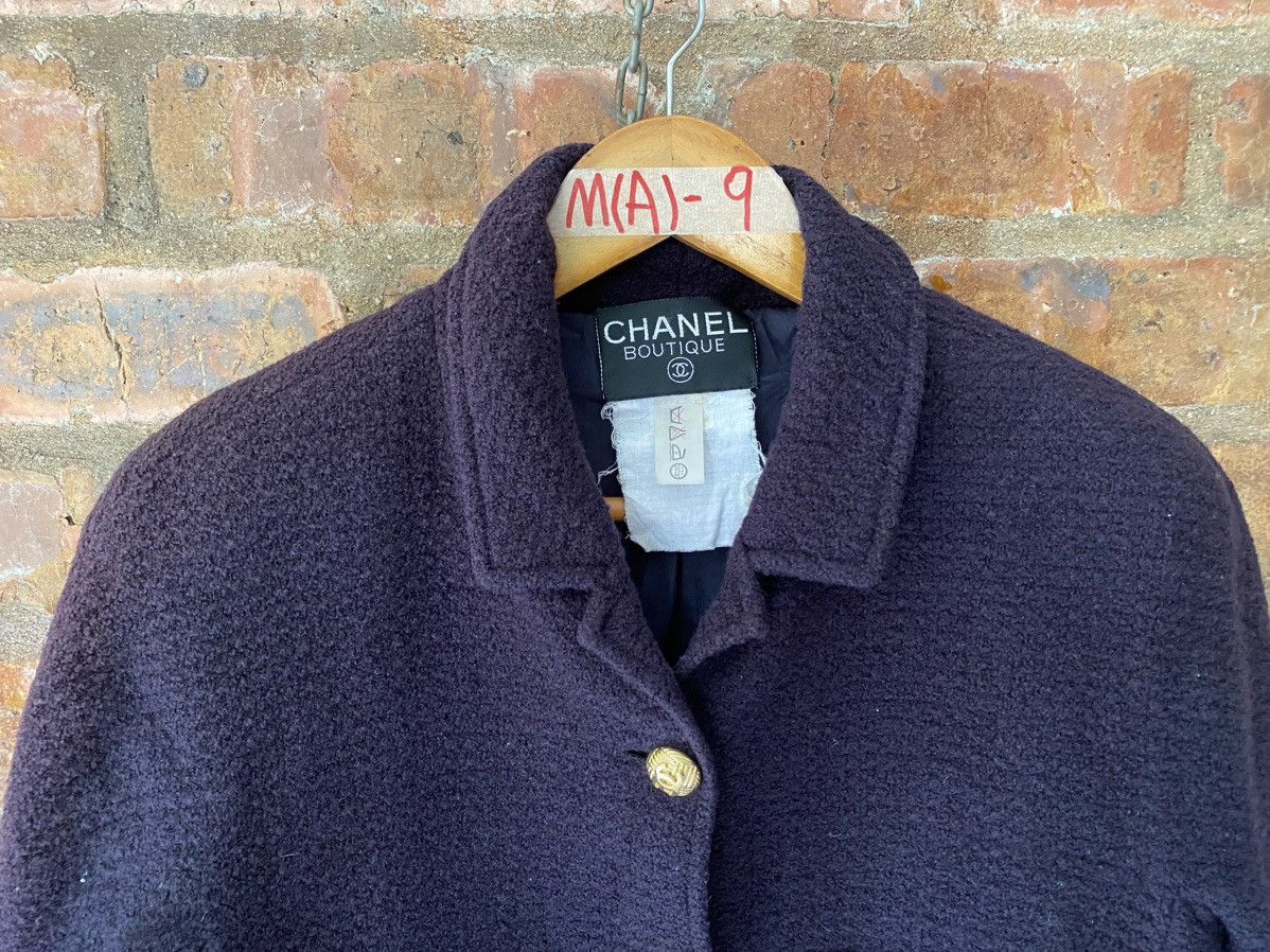 Chanel 1990s Chanel tweed gold button Jacket Size S / US 4 / IT 40 - 3 Thumbnail