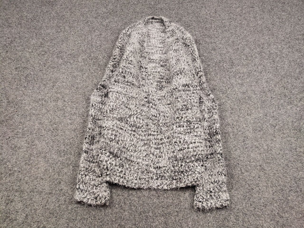 Japanese Brand Vintage 90's Japanese Cardigan Mohair Style Fuzzy Sweater Size US M / EU 48-50 / 2 - 2 Thumbnail