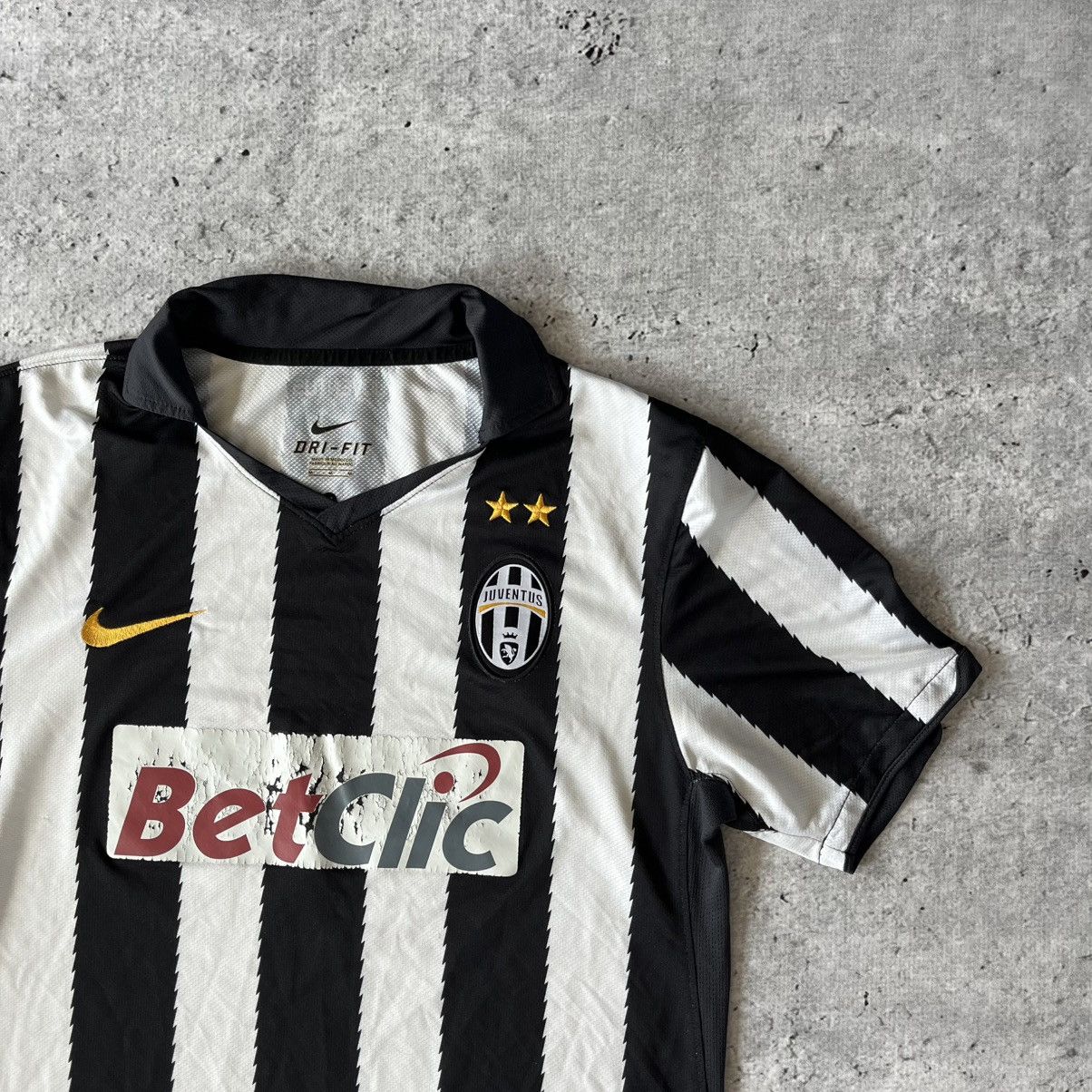 Nike Juventus Nike home jersey M 2010-2011 retro Size US M / EU 48-50 / 2 - 4 Thumbnail