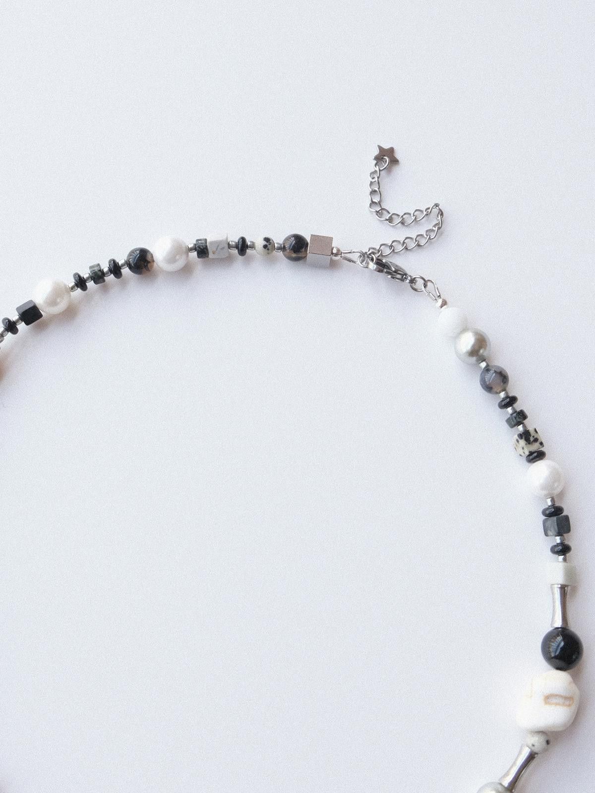 Handmade Handmade Black and White Natural Stone Beaded Necklace Size ONE SIZE - 6 Thumbnail