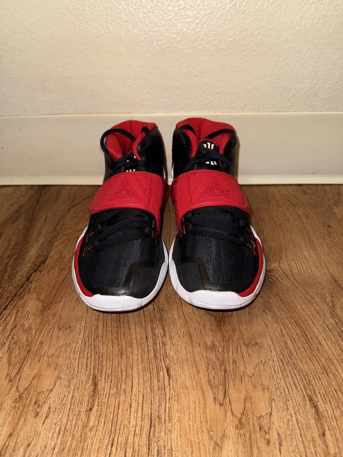 Nike Nike Kyrie 6 Team Black Univerity Red Size US 5 / EU 37 - 2 Thumbnail