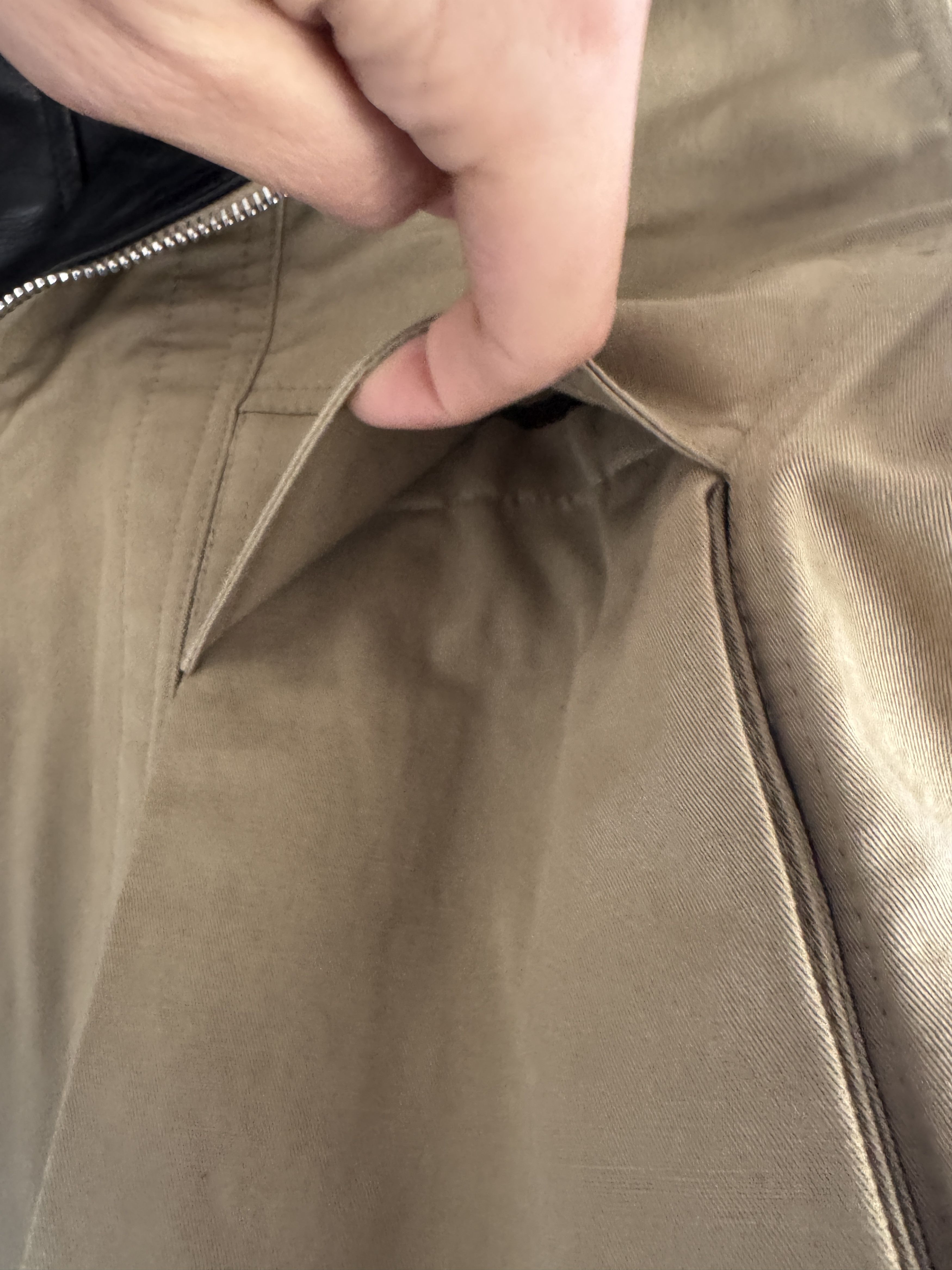 Givenchy Pre-Fall 2021 Campaign Sample Hybrid Leather Jacket Size US M / EU 48-50 / 2 - 16 Thumbnail