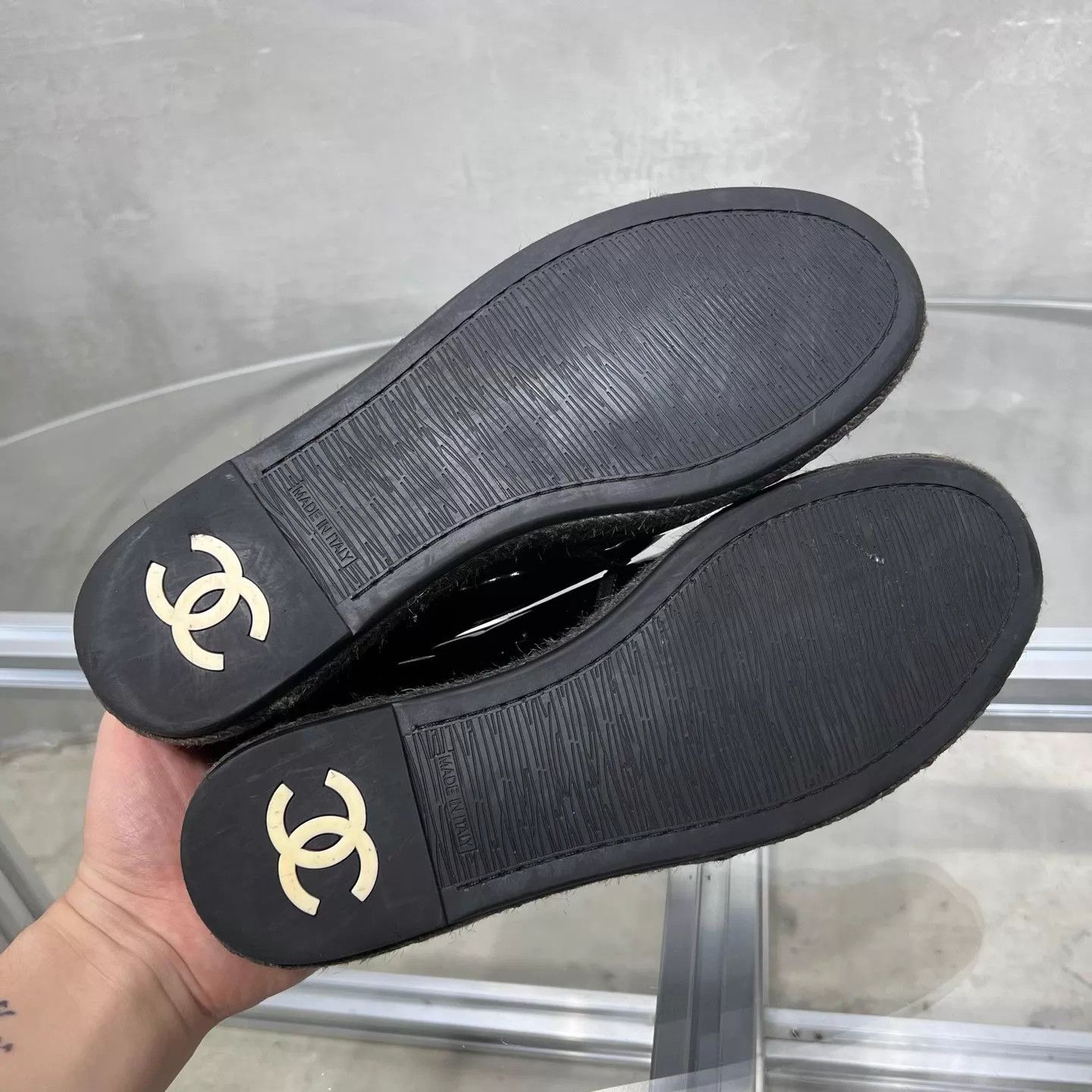 Chanel Chanel Metallic CC Logo Patent Leather Loafer 37.5 YH28915 Size US 7 / IT 37 - 7 Thumbnail