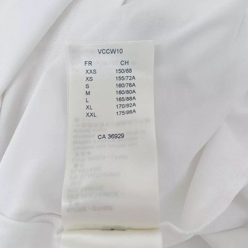 Louis Vuitton LOUIS VUITTON White leather logo T-shirt Size US M / EU 48-50 / 2 - 9 Thumbnail