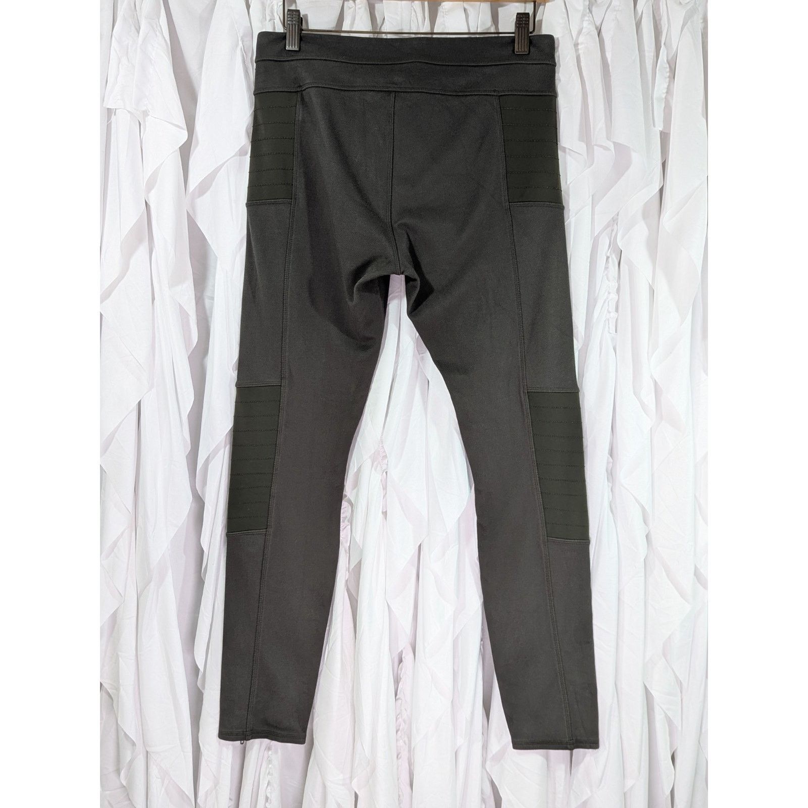 Athleta Athleta Trailsetter Motto Motion Pants Olive Green Biker 8 Size 31" - 8 Thumbnail