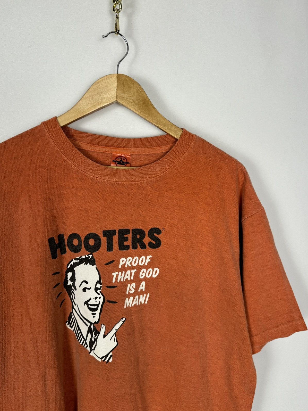 Vintage Vintage Hooters “Proof That God Is a Man!” Tee Size US XL / EU 56 / 4 - 4 Thumbnail