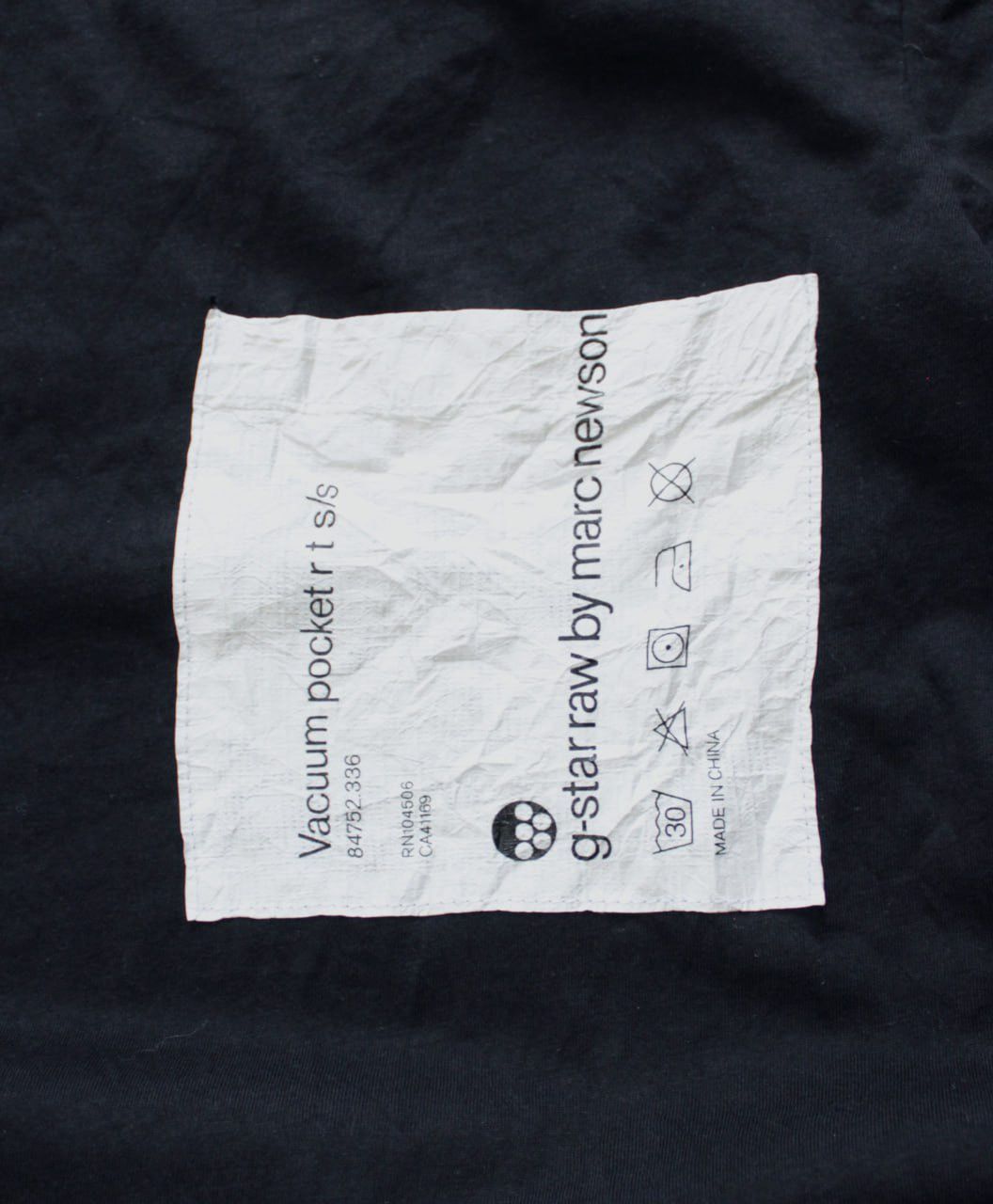 G-Star × Marc Newson 🔥 G-Star Raw x Marc Newson Vacuum Pocket T Shirt Avant Garde Size US M / EU 48-50 / 2 - 5 Thumbnail