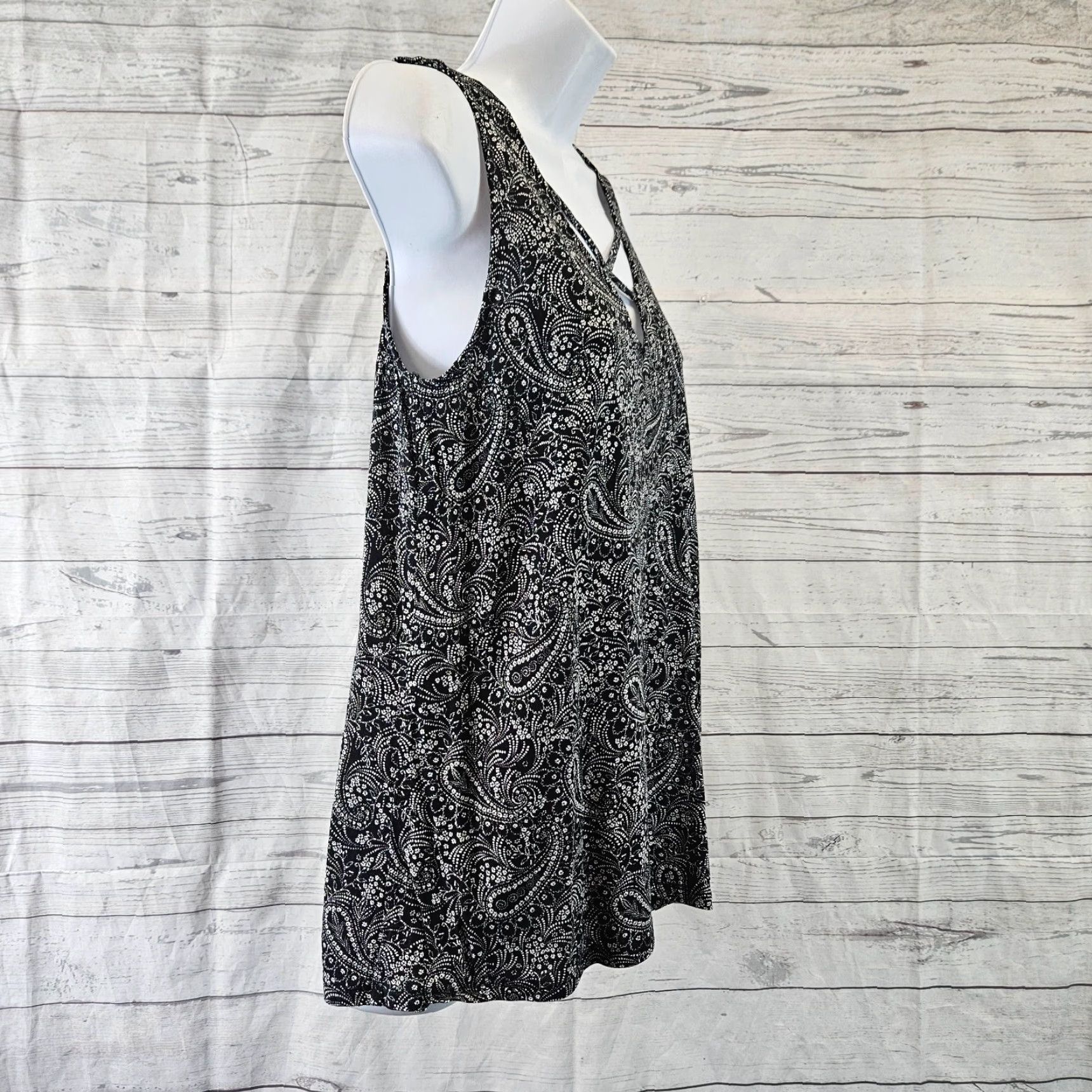 Old Navy Old Navy Womens Tank Top Sz Small Black White Paisley Rayon Scoop Neck Size S / US 4 / IT 40 - 3 Thumbnail