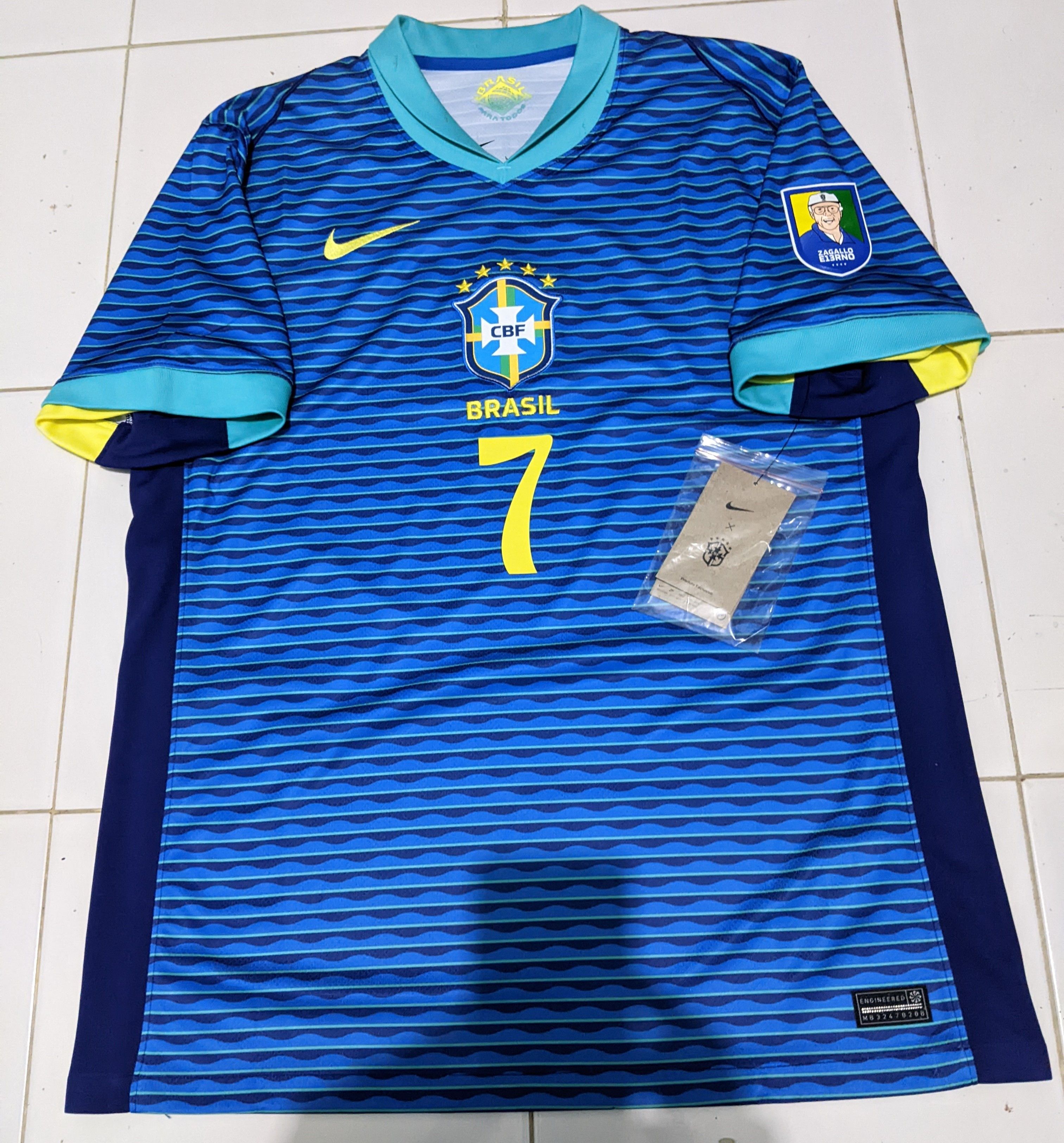 Nike Brazil away 2024 vini jr jersey football shirt Size US L / EU 52-54 / 3 - 1 Thumbnail