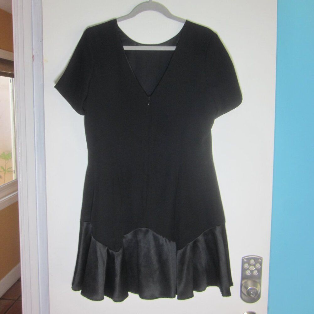 Vintage VINTAGE Jessica McClintock Black Mini Dress with Ruffle Hem Size L / US 10 / IT 46 - 7 Thumbnail