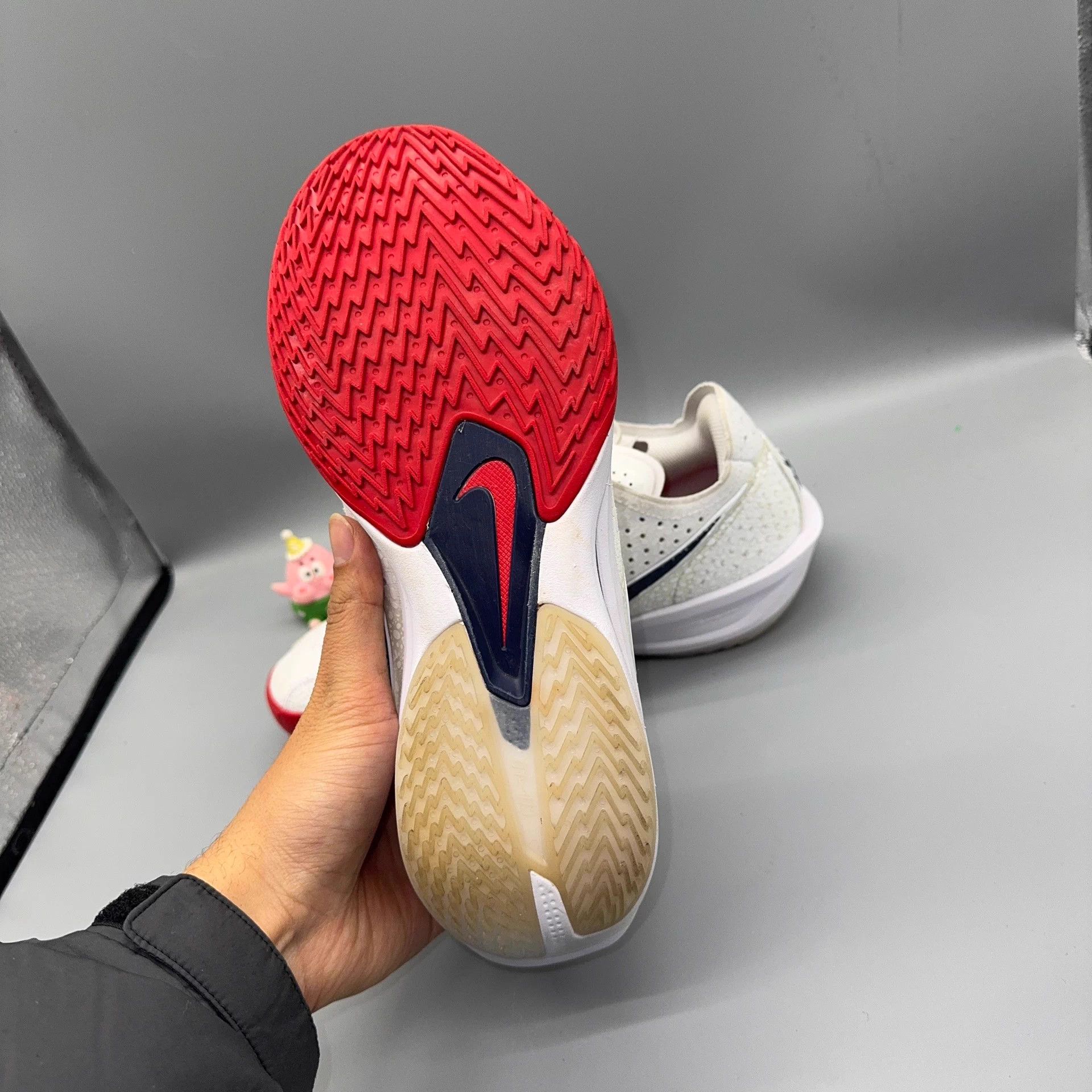 Nike Nike GT Cut 3 Gray Red Black 41 Like New Size US 8 / EU 41 - 8 Thumbnail