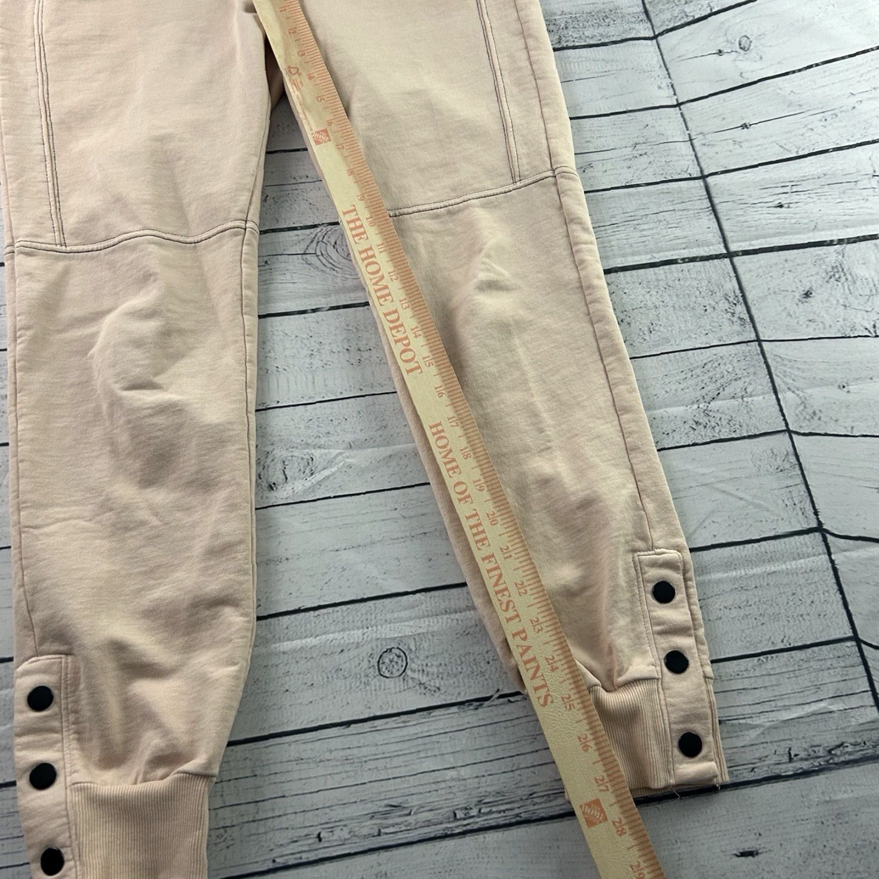 Soft Surroundings Soft Surroundings Sweatpants Pants Women's Small Peach Button Snap Heavy Ankle Sweatpants Womens Small Peach Size 28" / US 6 / IT 42 - 2 Thumbnail