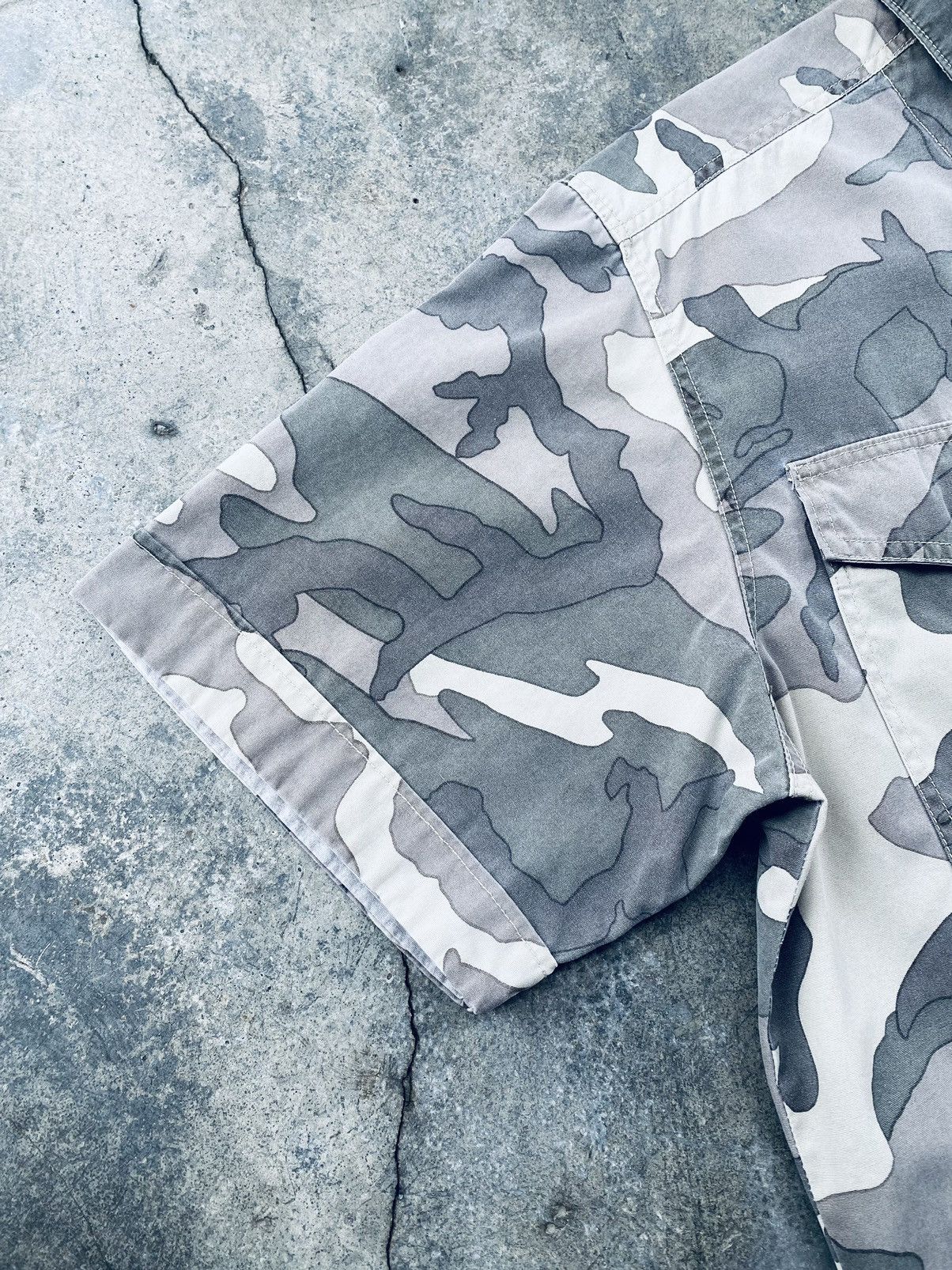 Japanese Brand Vintage Kosher Nuts And Bones Camo Button Ups Shirt Size US M / EU 48-50 / 2 - 9 Thumbnail
