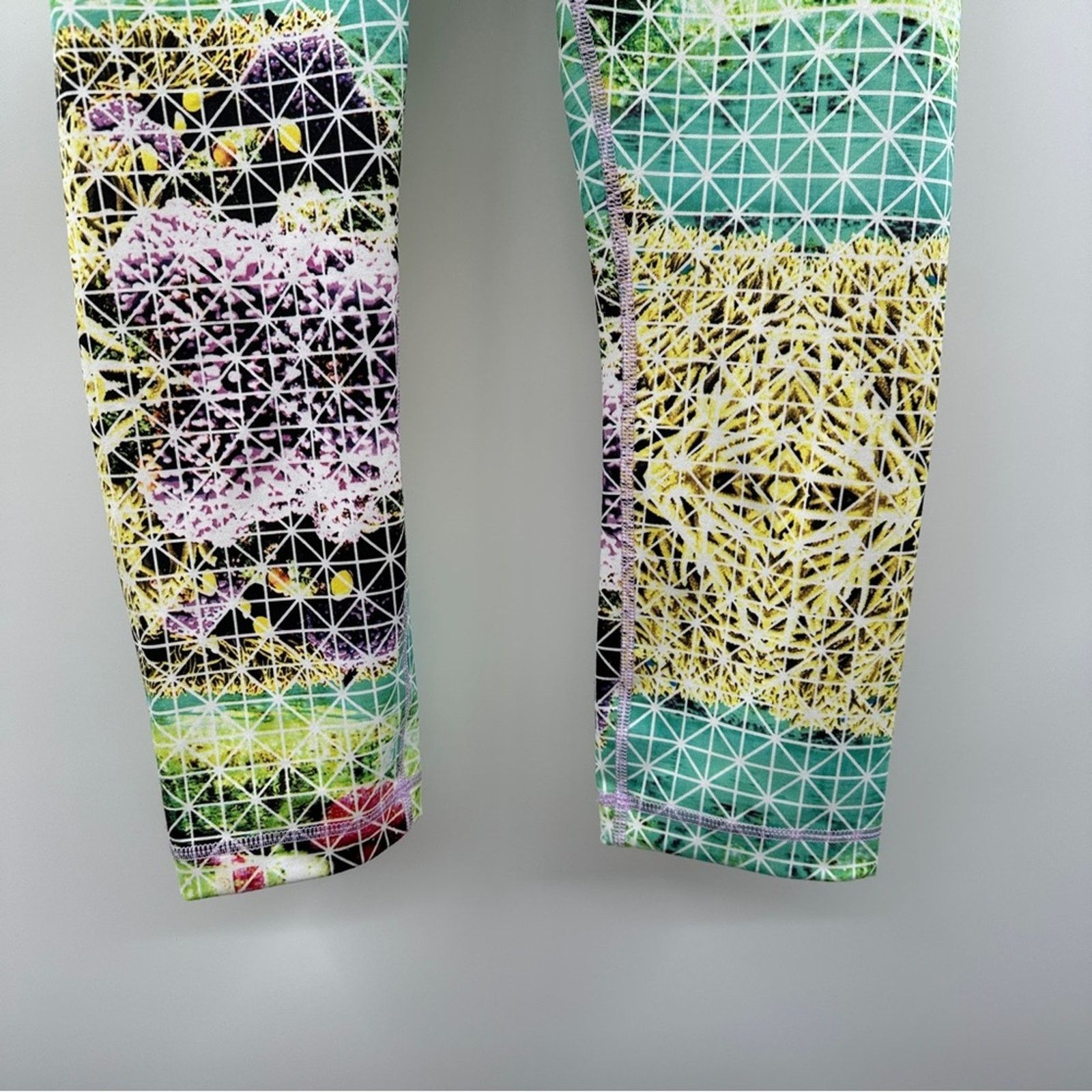 Lululemon Lululemon Rare Wunder Under Crop II *Full-On Luon Roll Down Size 27" / US 4 / IT 40 - 5 Thumbnail