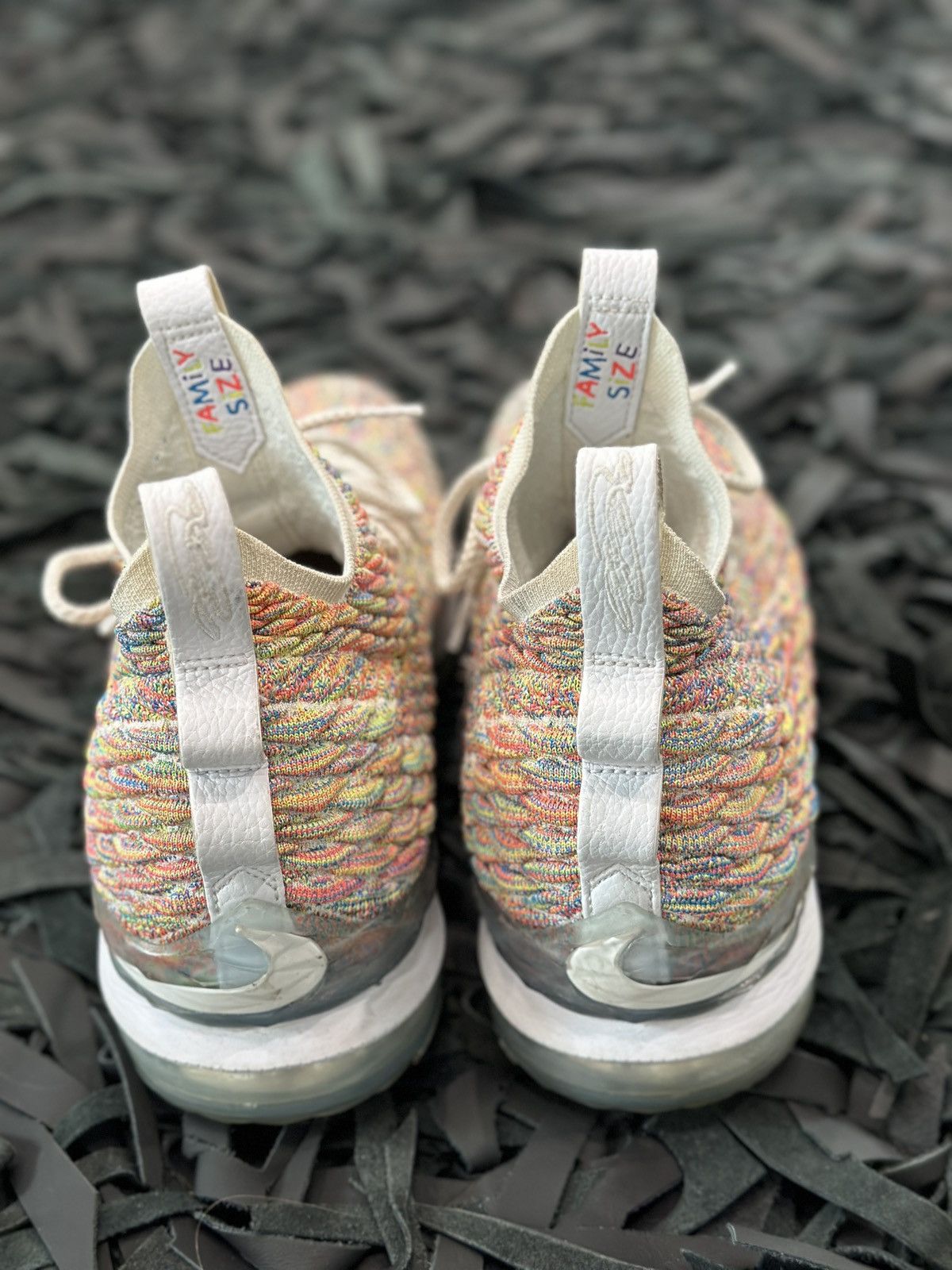 Nike Nike Lebron 15 “Fruity Pebbles” Size US 13 / EU 46 - 7 Thumbnail