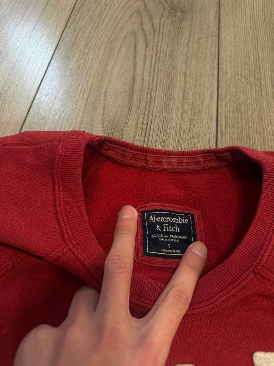 Abercrombie & Fitch abercrombie fitch sweatshirt men size s red/white big logo Size US S / EU 44-46 / 1 - 5 Thumbnail