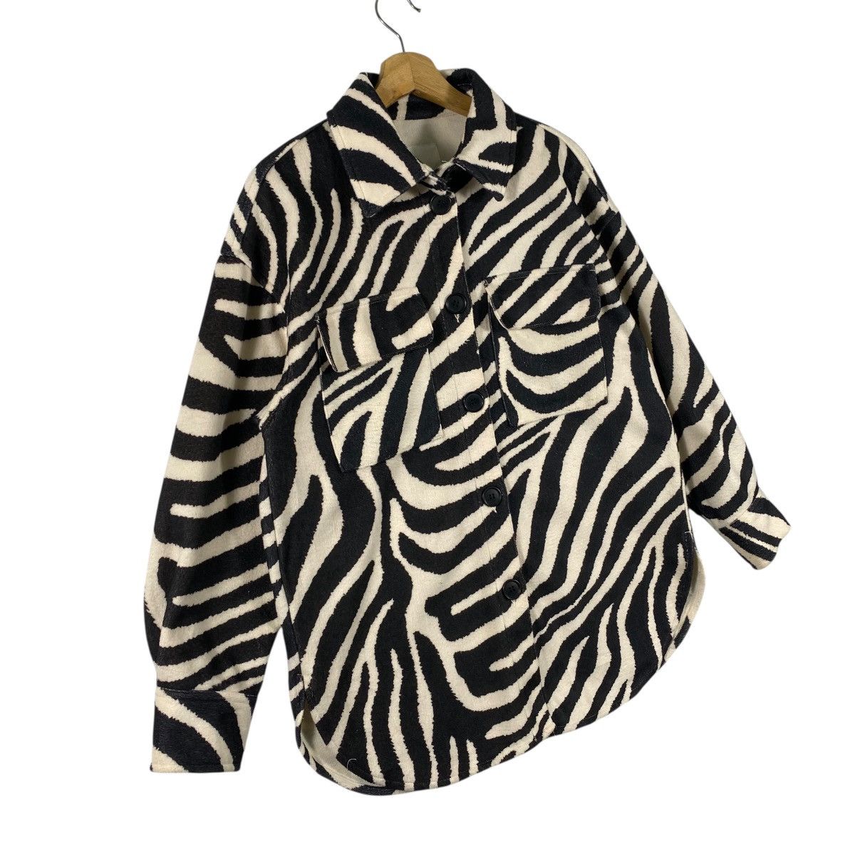 H&M Japanese Brand Light Beige Zebra Print Felted Shirt jacket Size S / US 4 / IT 40 - 3 Thumbnail