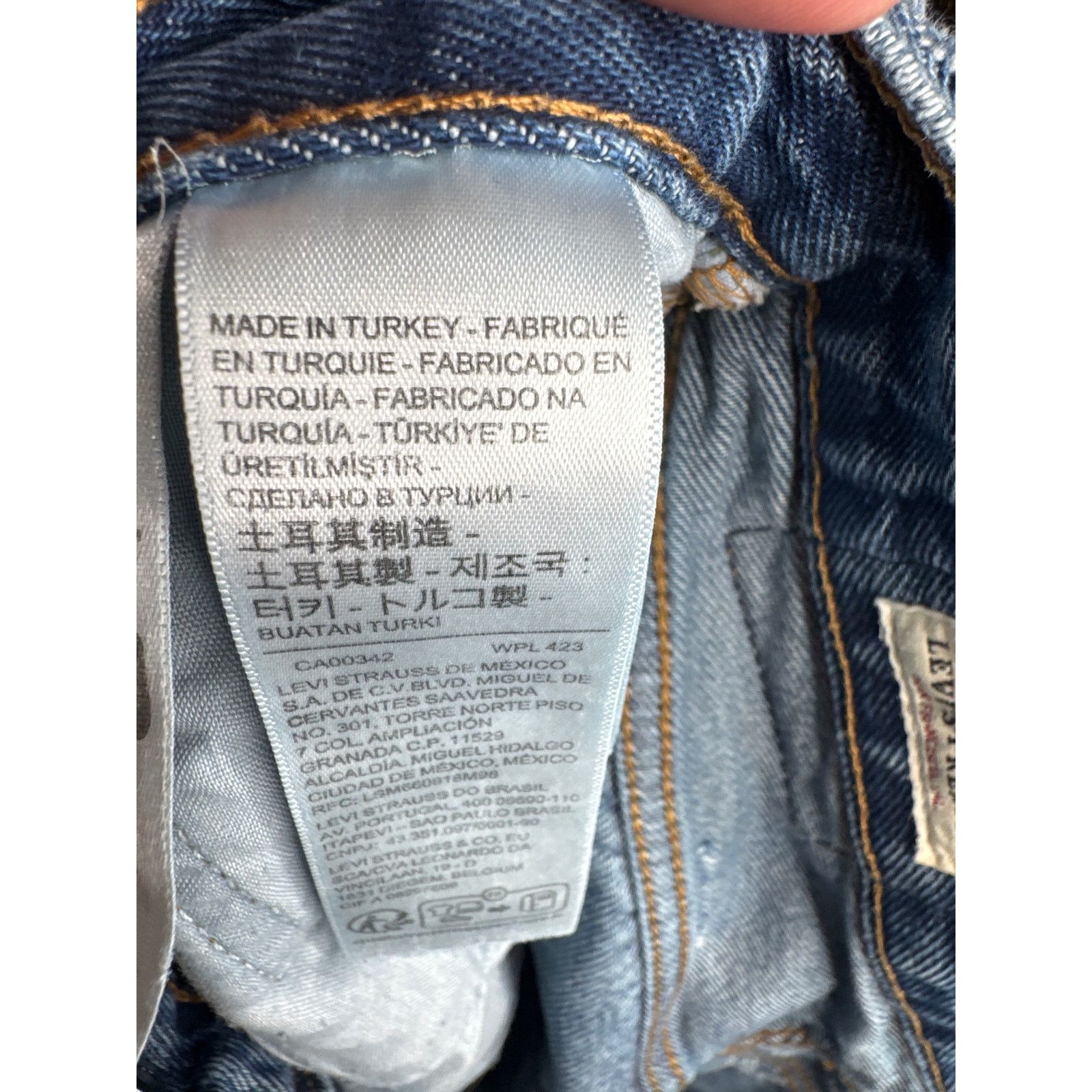 Levi's Levi’s Premium 501 90’s Cut-Off Shorts – Women’s Size 27 Size 27" / US 4 / IT 40 - 7 Thumbnail