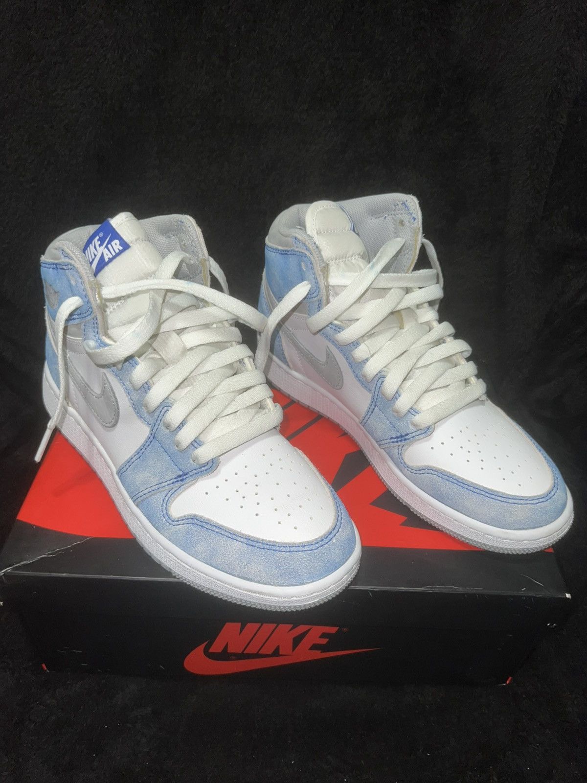 Air Jordan Retro High OG 'Hyper Royal'