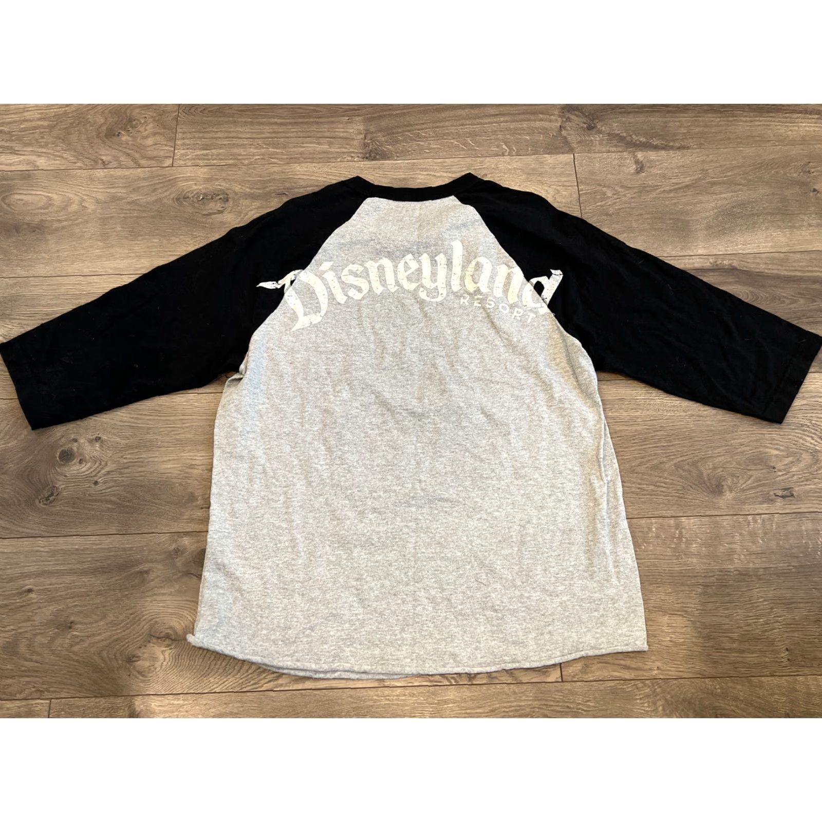 Disney VINTAGE Disney Mickey Mouse Shirt Adult Large Gray Raglan Crewneck 90s Men T-Shirt Gray Cotton Blend Jersey 2020s Mens 2028 Size US L / EU 52-54 / 3 - 3 Thumbnail