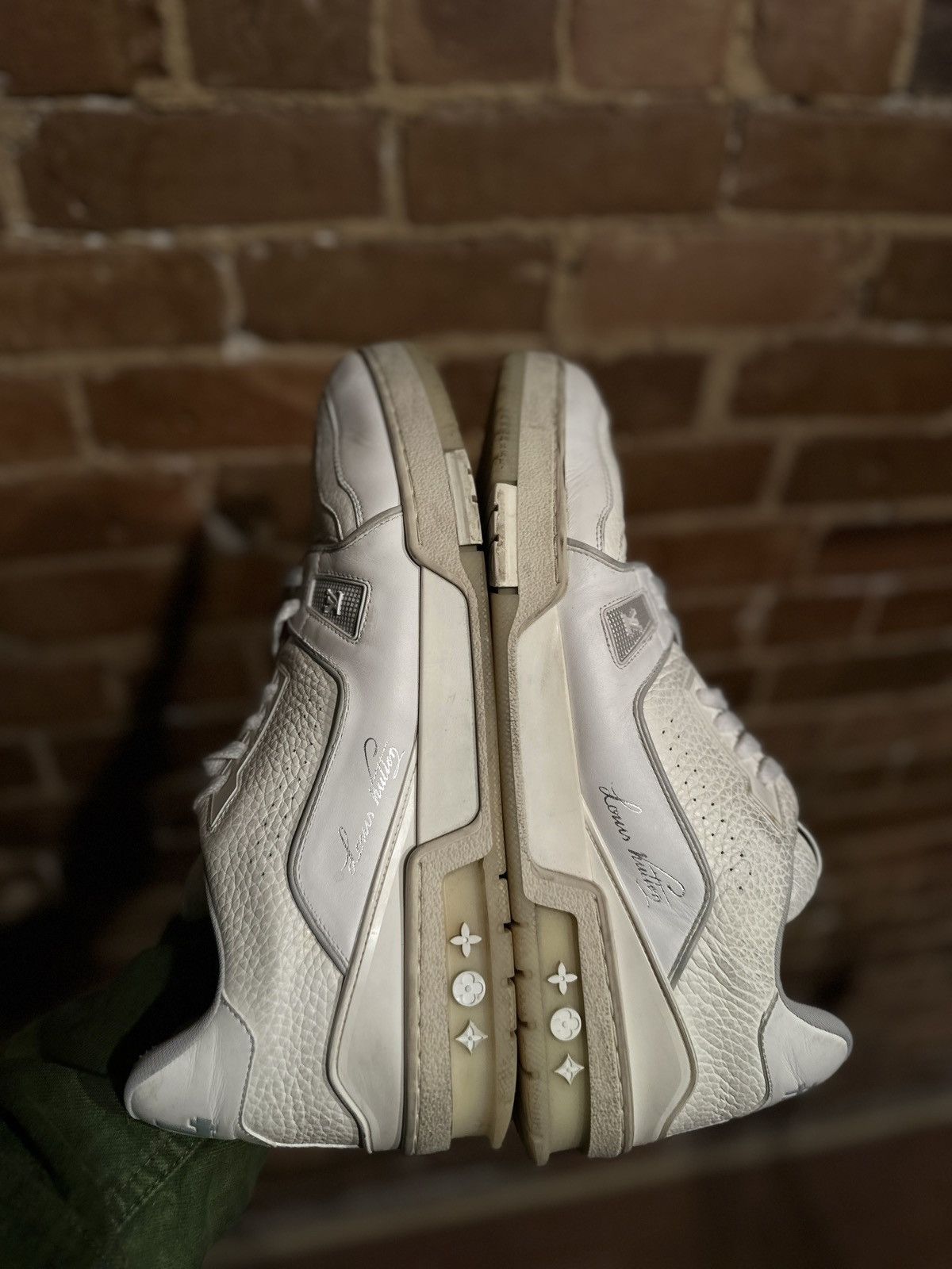 Louis Vuitton Louis Vuitton Signature Trainers Size US 11.5 / EU 44-45 - 4 Thumbnail