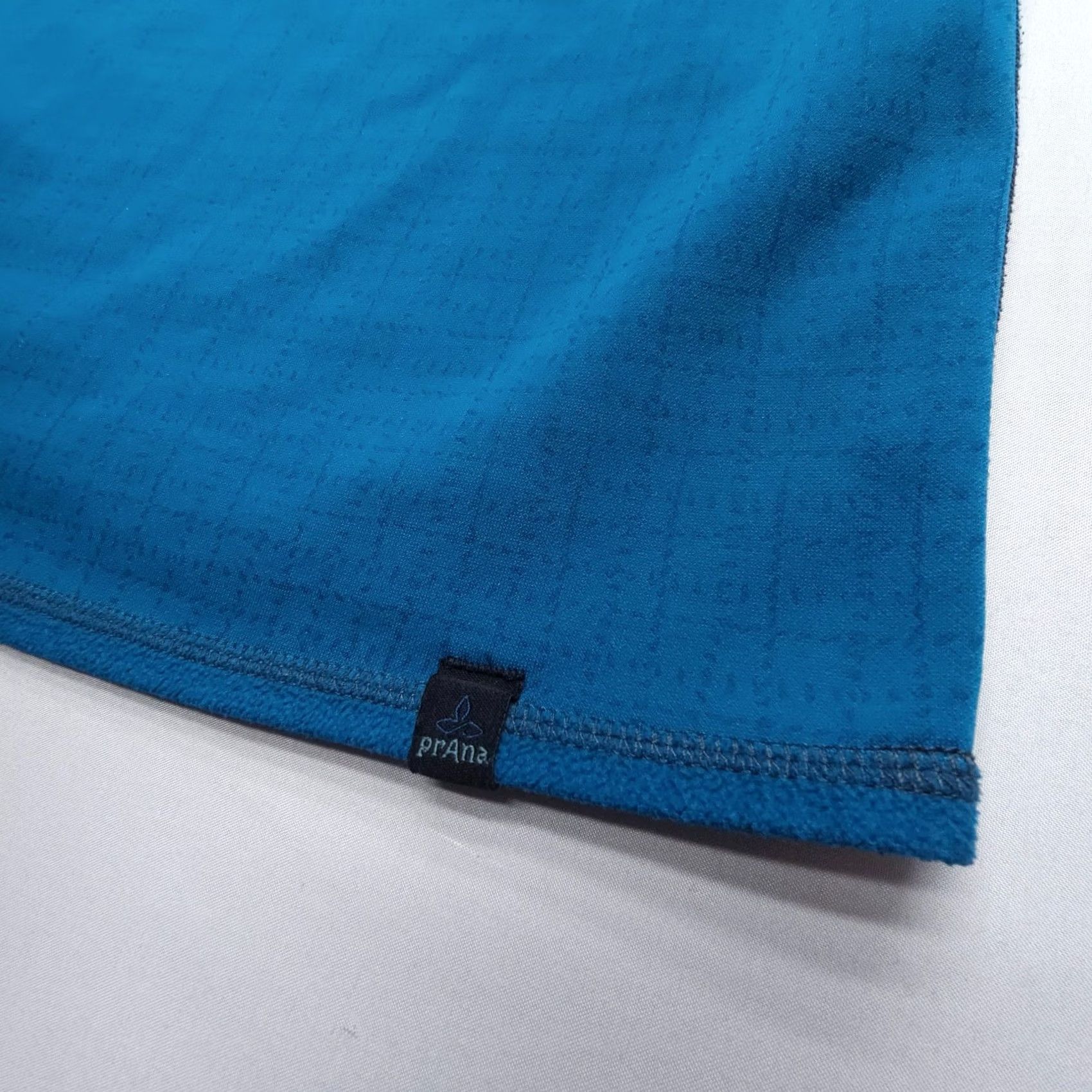 Prana prAna Long Sleeve 1/4 Zip Fleece Pullover Womens L Blue Hiking Mid Layer Shirt Pullover Womens Outdoor 1/4 Zip Lightweight Regular Blue Hiking Womens Size L / US 10 / IT 46 - 4 Thumbnail