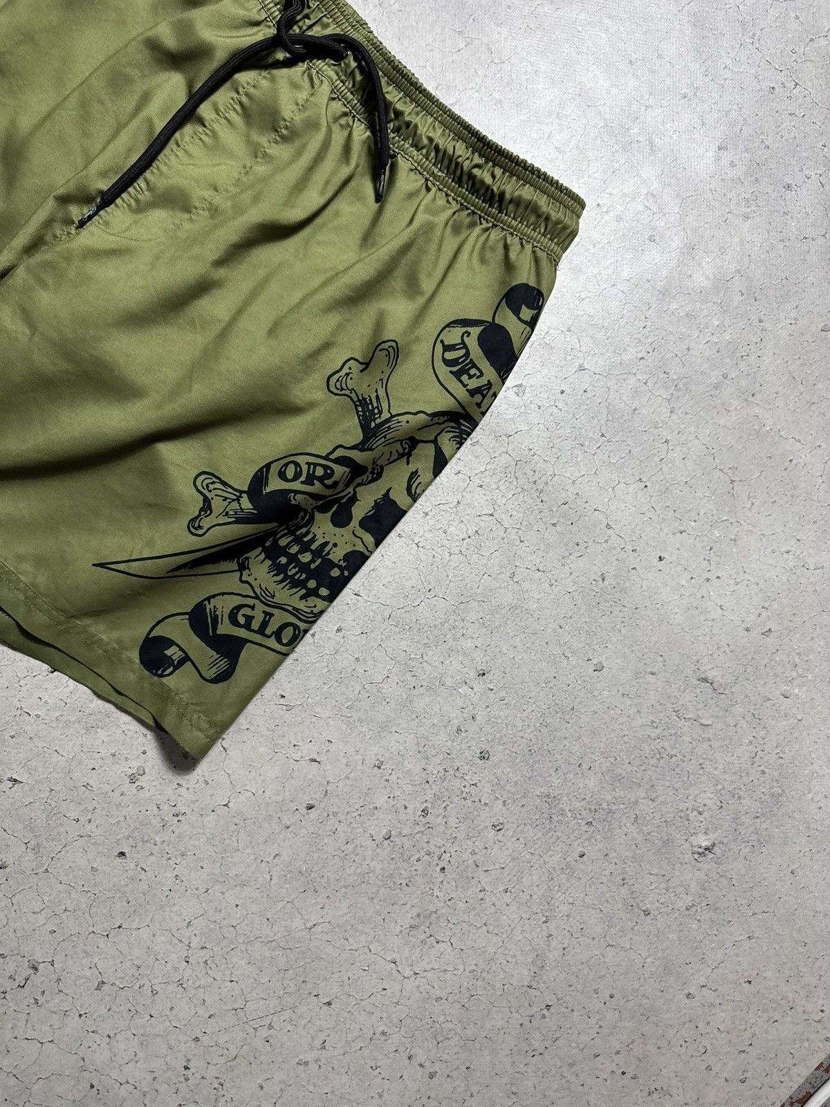 Ed Hardy Ed Hardy Big Logo Shorts Size XL Size US 36 / EU 52 - 4 Thumbnail