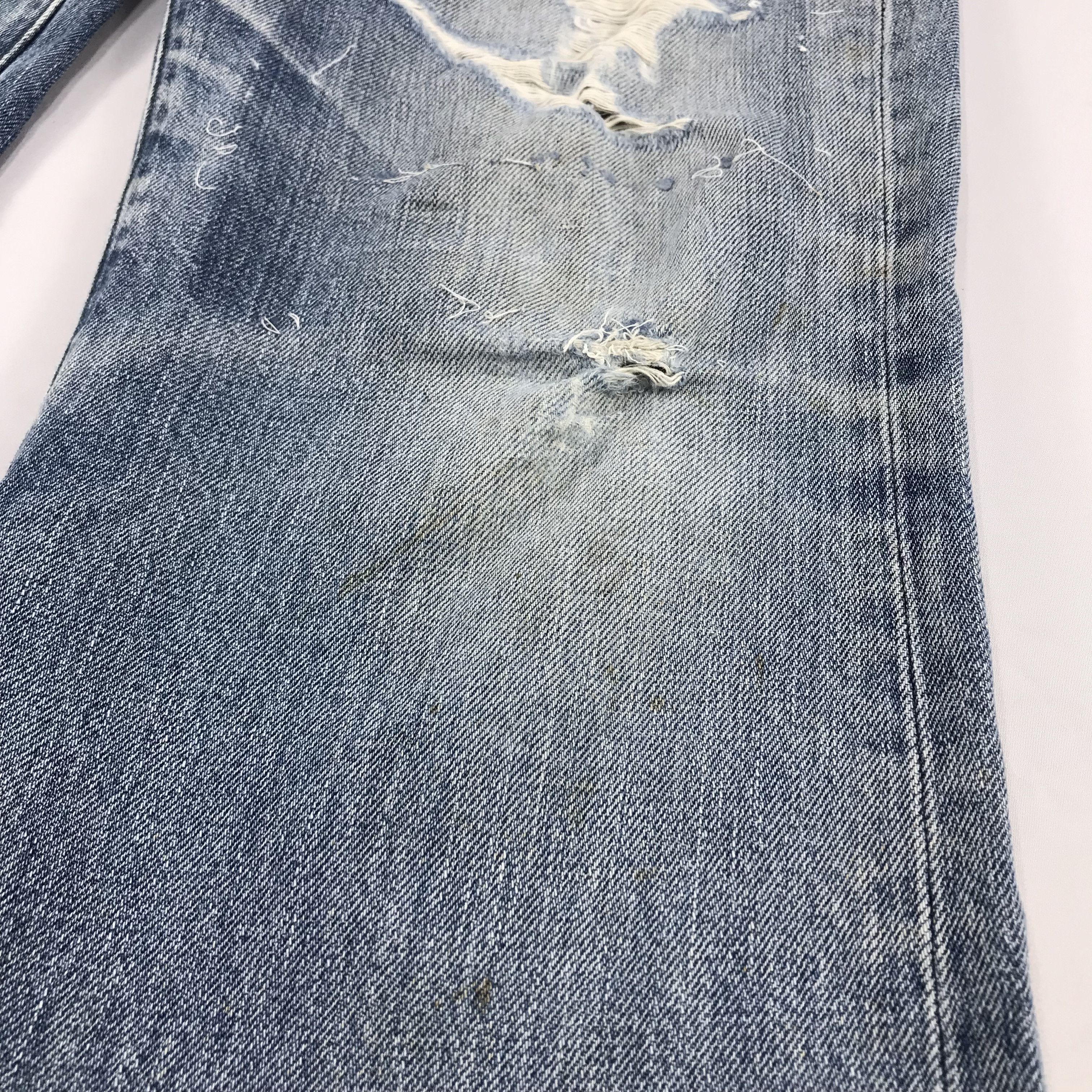 Levi's Vintage Levis 517 Bootcut Jean Distressed Faded Denim KJ3467 Size US 36 / EU 52 - 11 Thumbnail