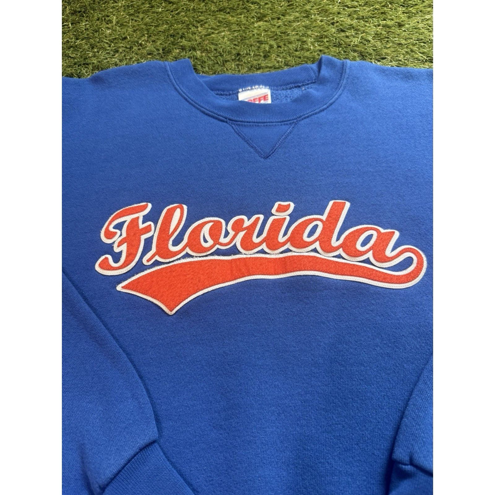 Soffe 90s Soffe Florida Gators Embroidered Crew Sweatshirt Men LG Size US L / EU 52-54 / 3 - 3 Thumbnail