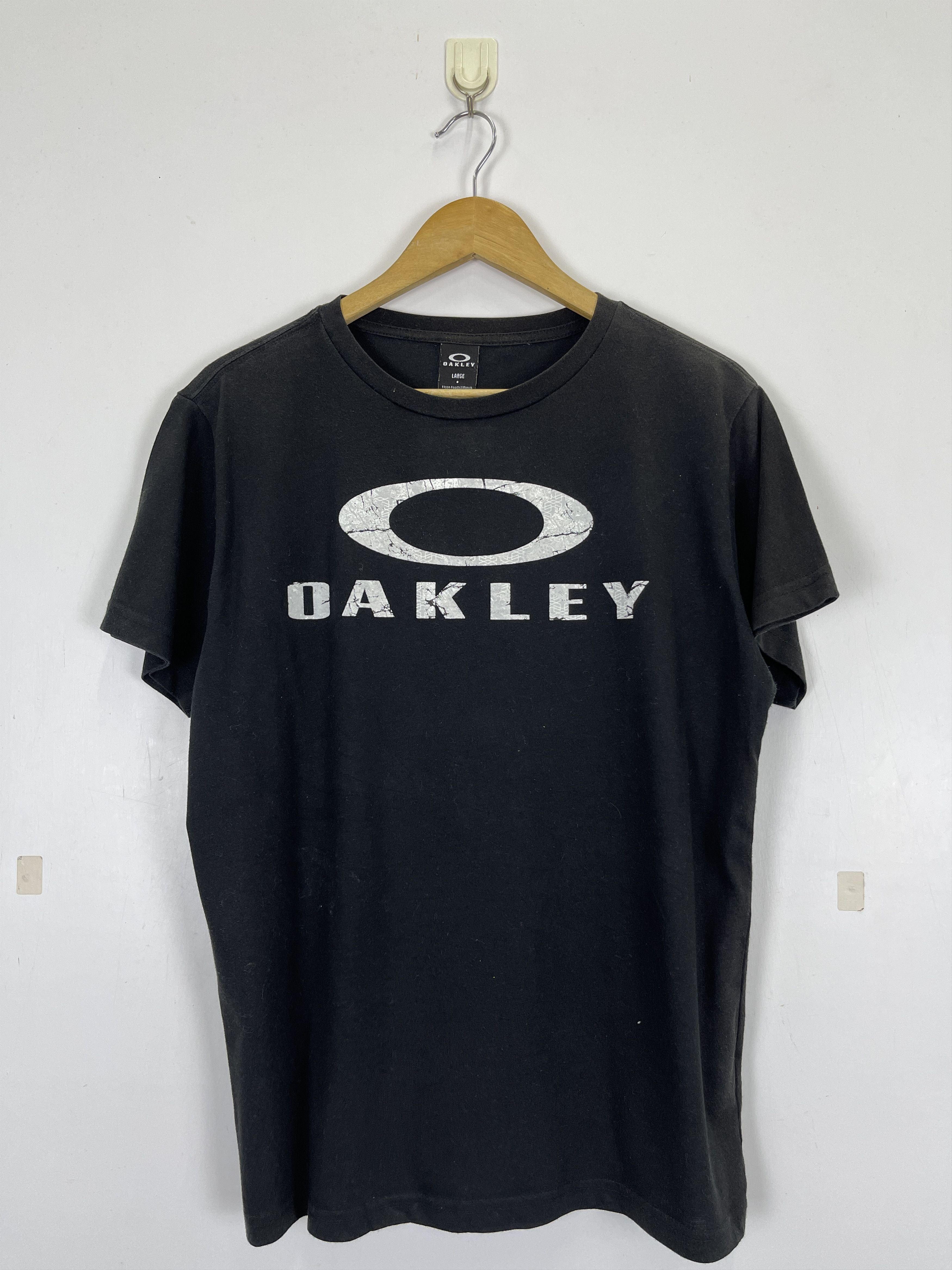 Oakley × Vintage Vintage 90s Oakley Big Logo T-Shirt TA0442 Size US L / EU 52-54 / 3 - 1 Thumbnail