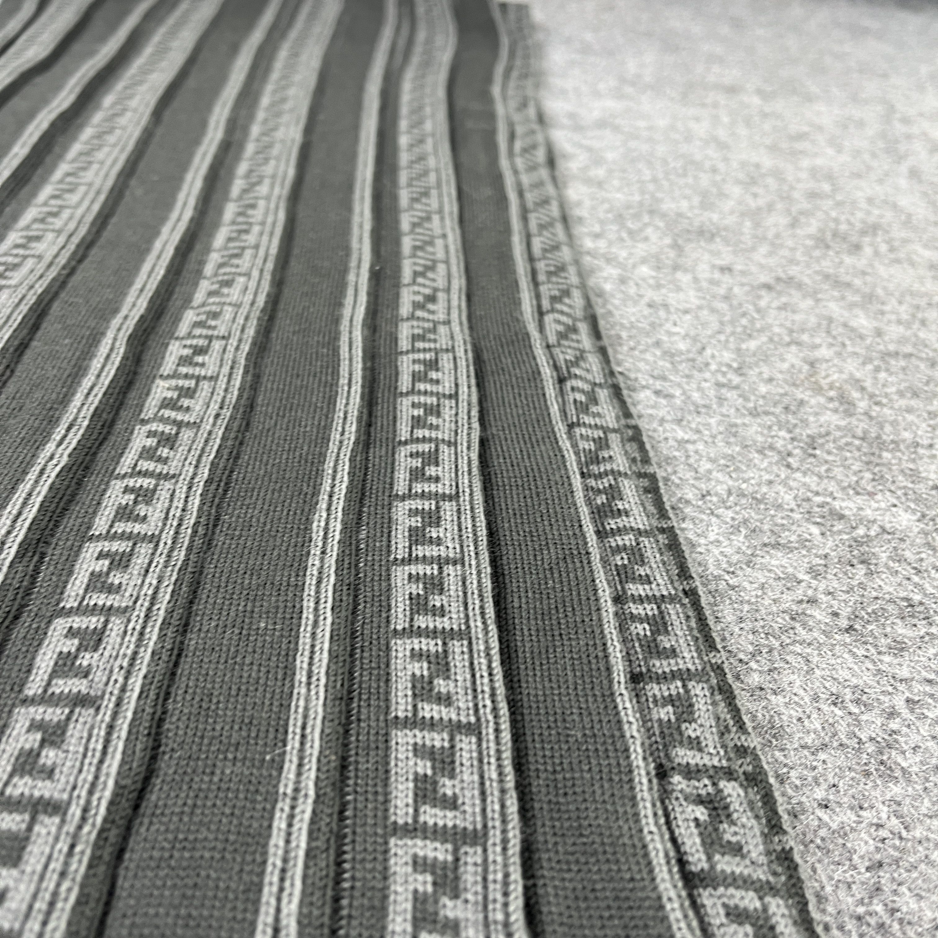 Fendi Fendi Scarf / Muffler / Neckwear T1260 Size ONE SIZE - 11 Thumbnail