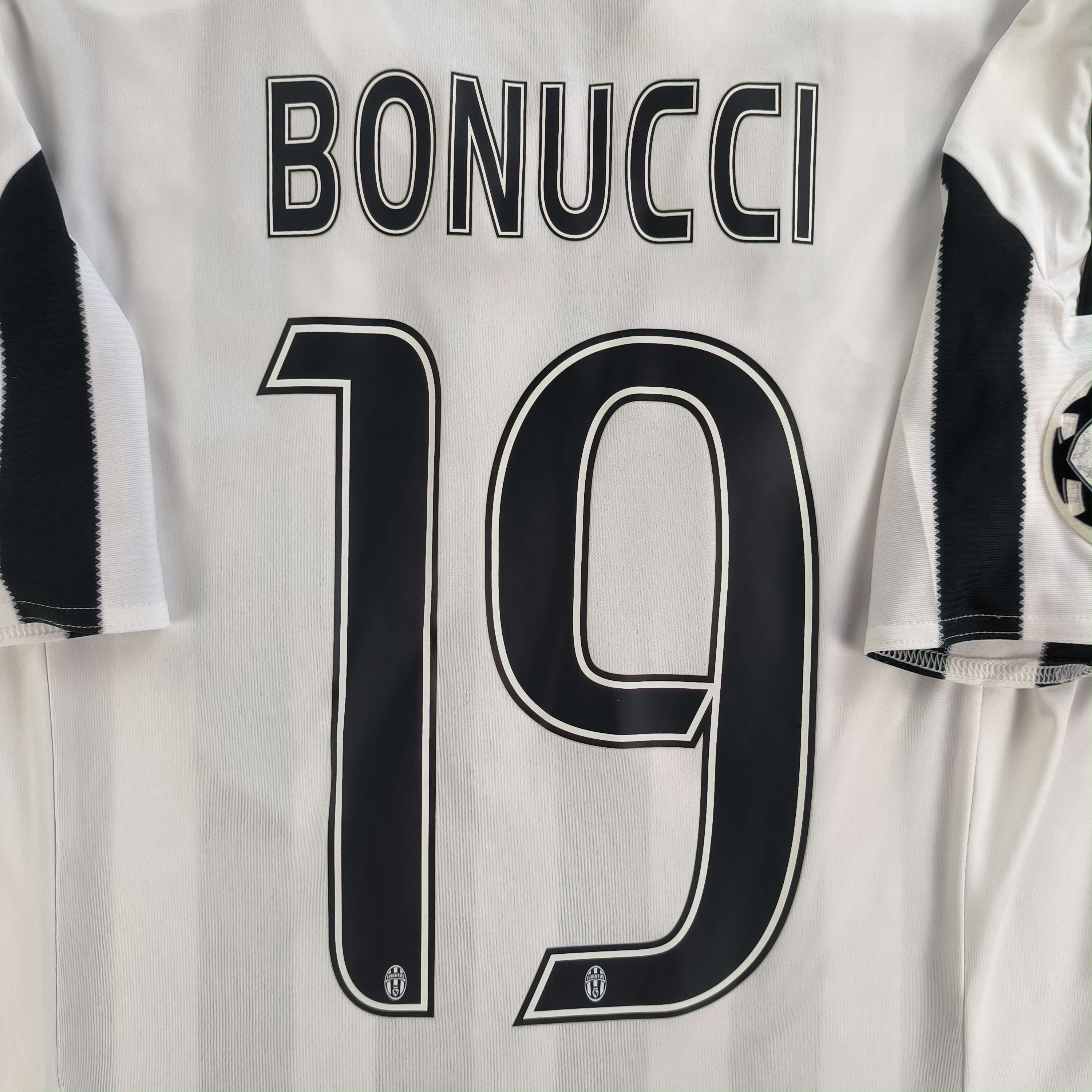 Adidas Juventus 2015-16 Adidas home UCL Bonucci football jersey M Size US M / EU 48-50 / 2 - 9 Thumbnail