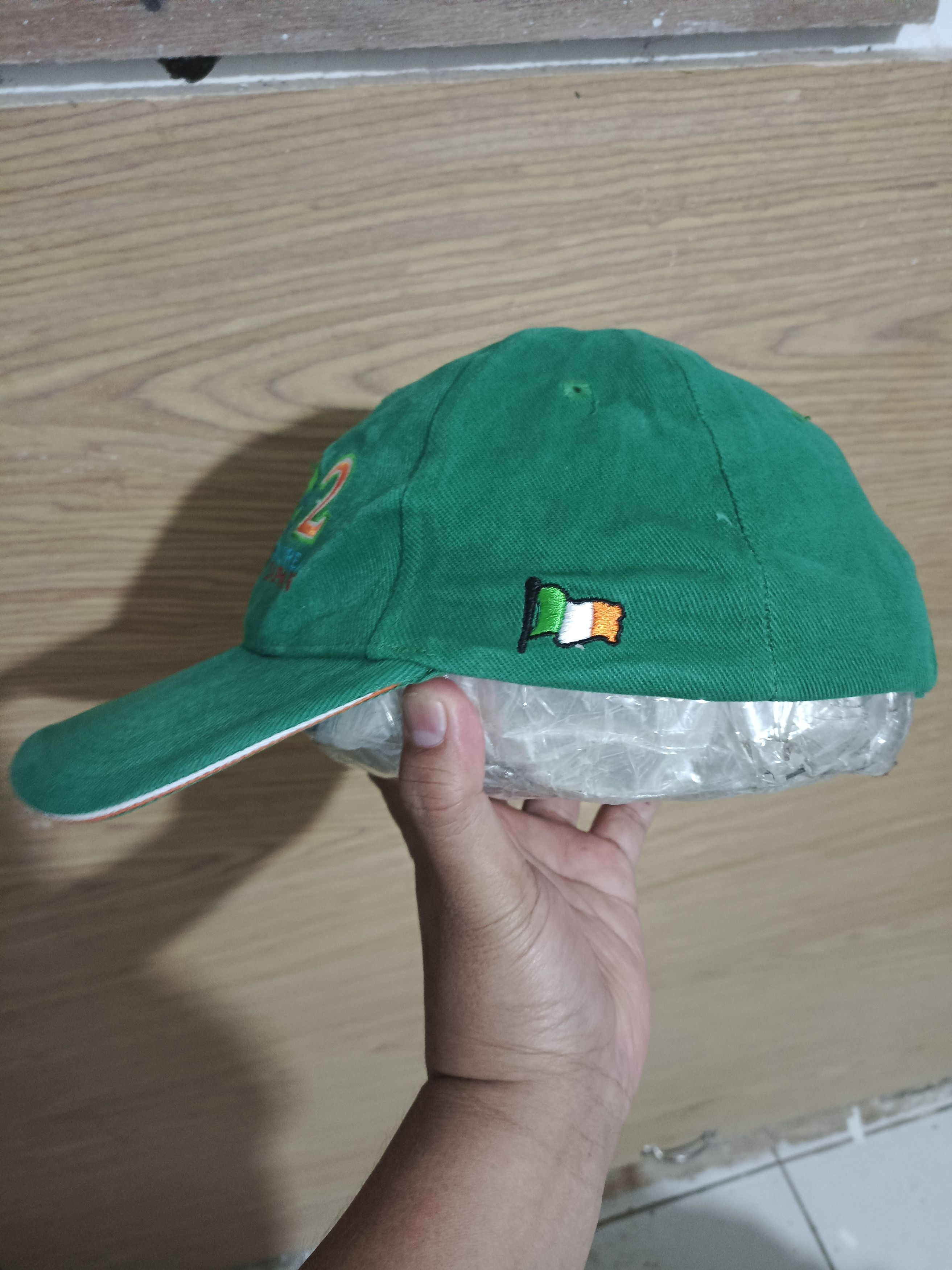 Vintage Vintage World Cup 2002 Ireland Team Size ONE SIZE - 8 Thumbnail