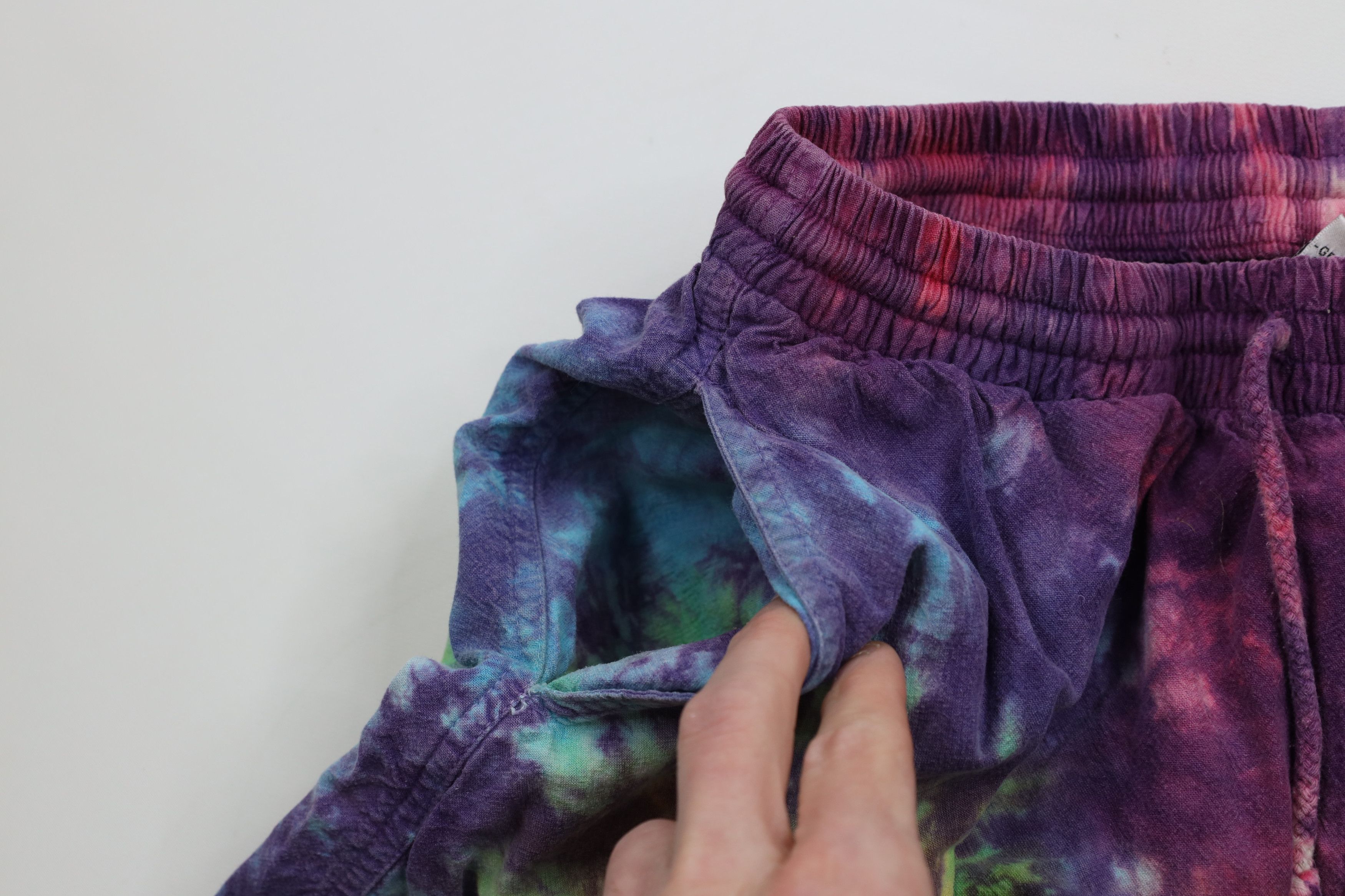 Vintage Vintage 90s Streetwear Rainbow Tie Dye Acid Wash Shorts Size US 30 / EU 46 - 6 Thumbnail
