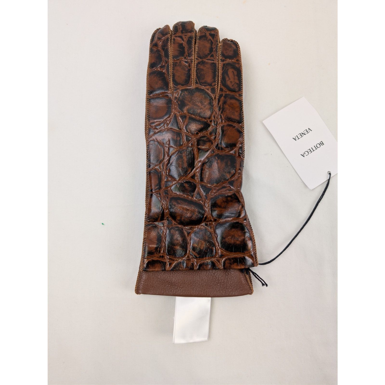 Bottega Veneta o1rshd1 Q:3 / Size: 8 / Embossed Croc Leather Gloves Barrel Size ONE SIZE - 1 Thumbnail