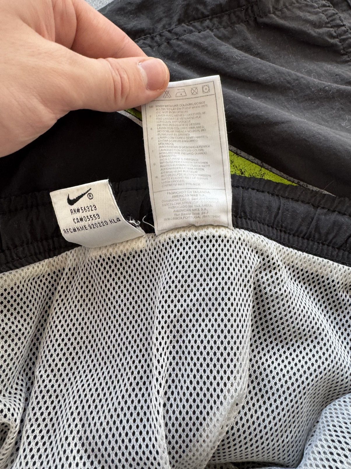 Nike Vintage Nike Big Swoosh Nylon Shorts y2k Size US 32 / EU 48 - 10 Thumbnail