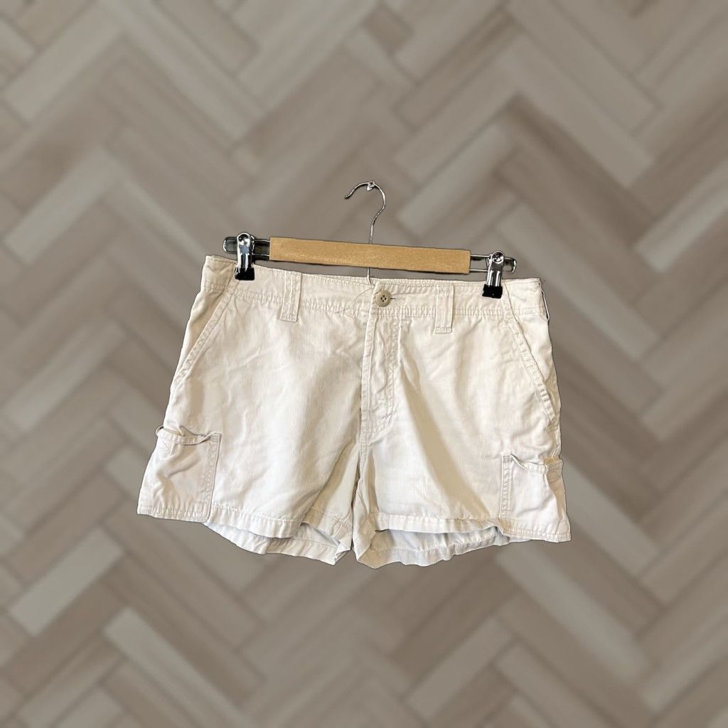 Abercrombie & Fitch Abercrombie & Fitch Womens Cargo Shorts White Size 8 Regular Cotton Cargo Shorts Womens 8 White Mens Womens Size 30" / US 8 / IT 44 - 1 Thumbnail