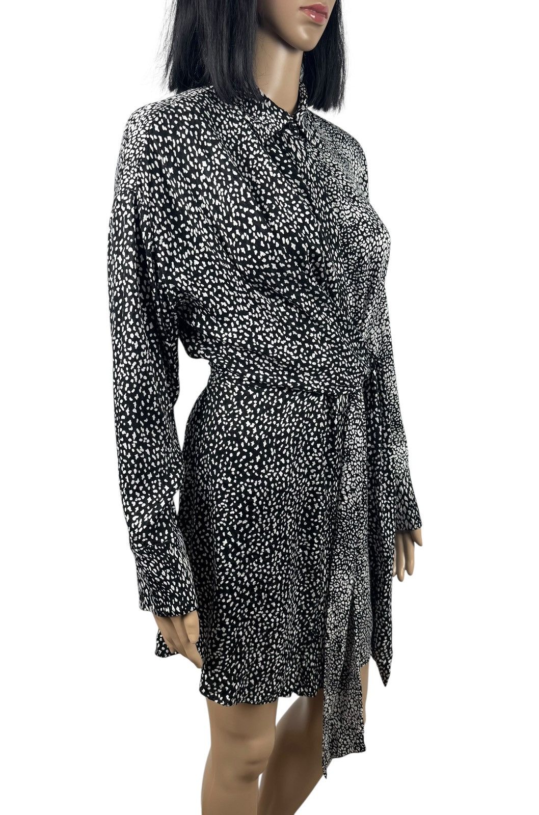 Alice + Olivia Alice + Olivia Cupro Shirt Dress Wrap Dress Belted size S Size S / US 4 / IT 40 - 4 Thumbnail