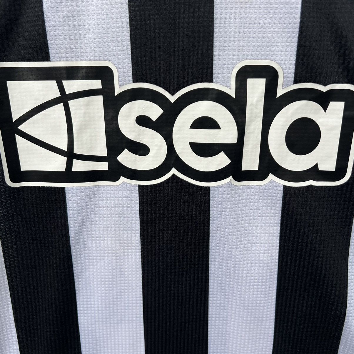 Castore Newcastle soccer jersey football t shirt Bruno G 39 Size US S / EU 44-46 / 1 - 4 Thumbnail
