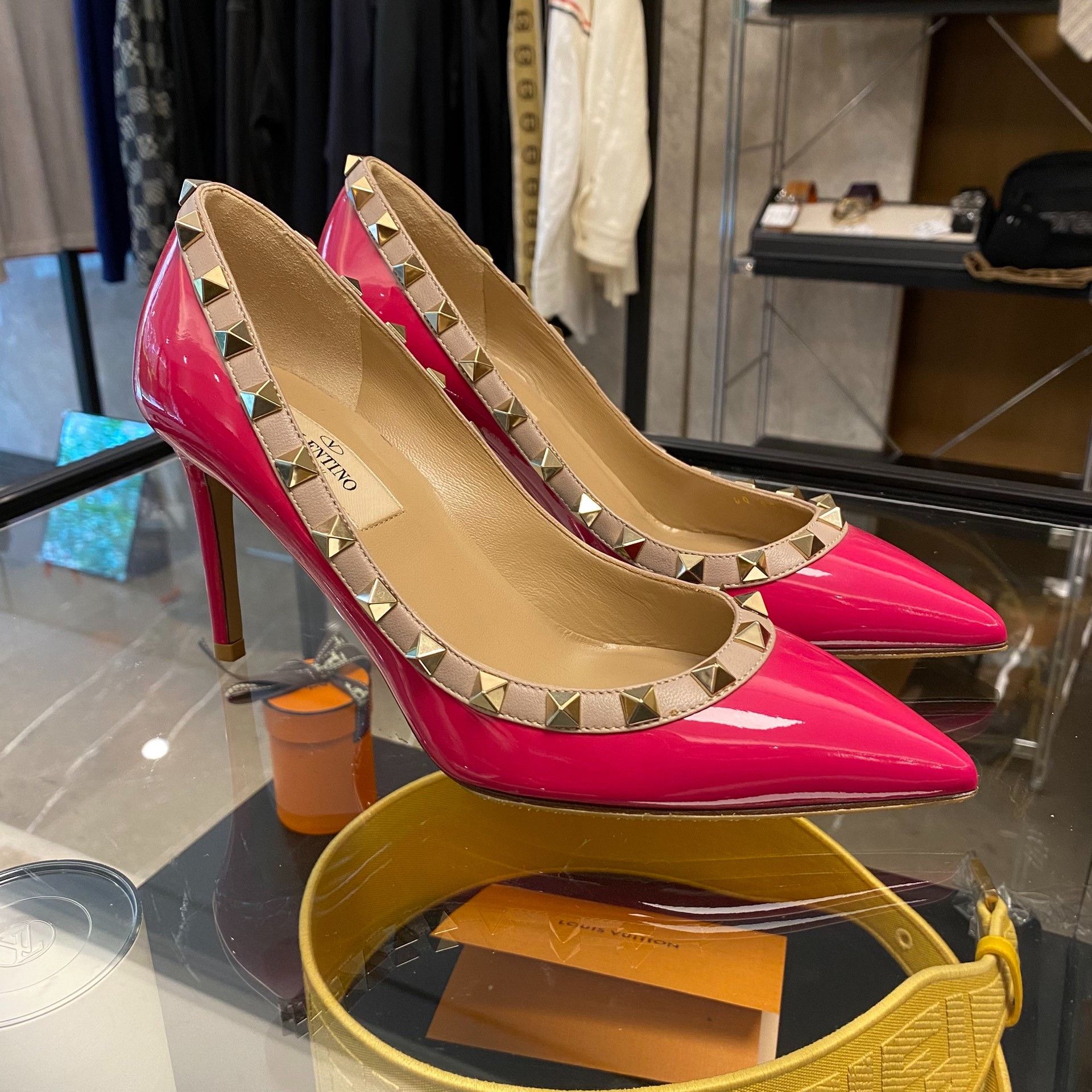 Valentino Valentino Pink Lowtop Sneakers us_5 Women Size US 5 / IT 35 - 1 Thumbnail