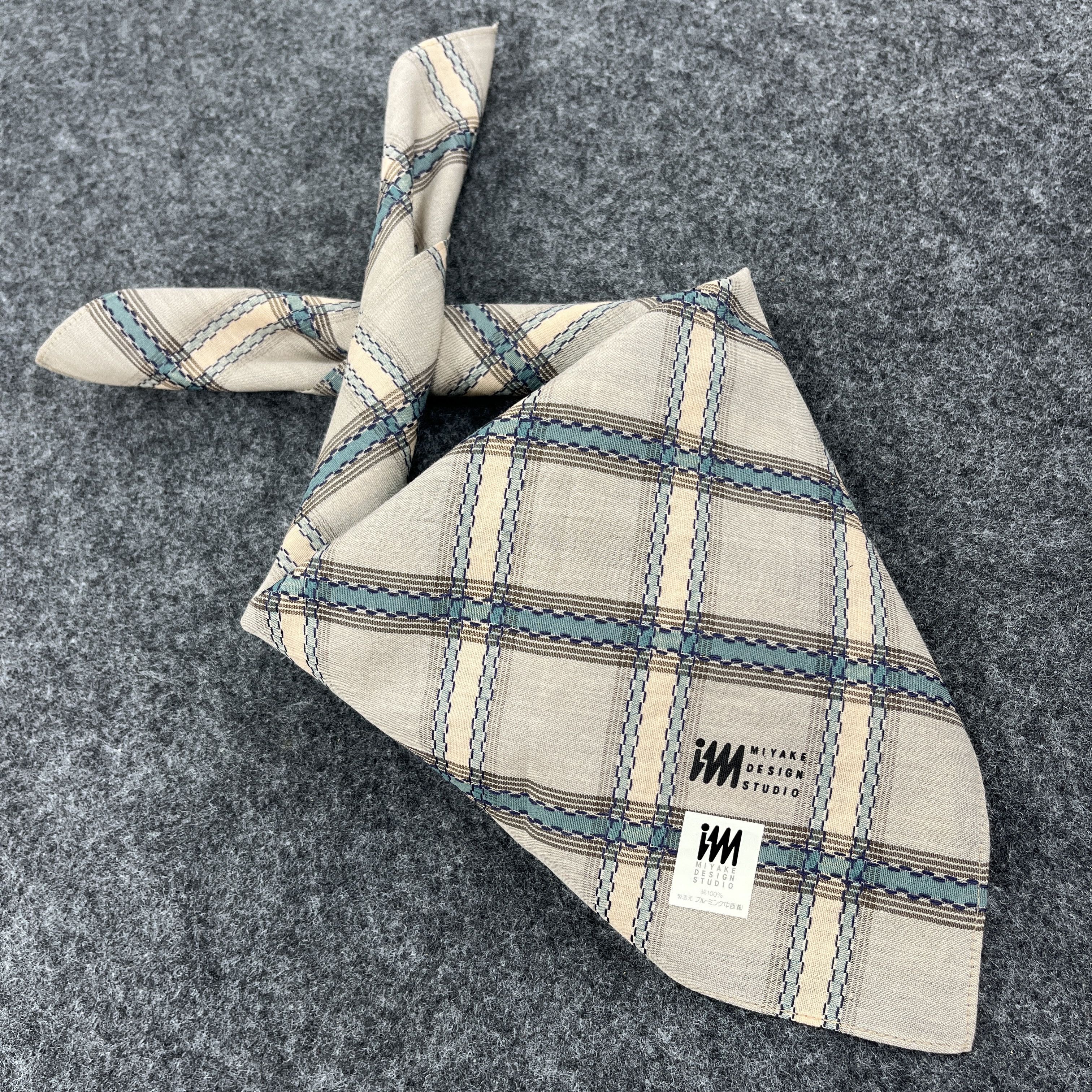 Issey Miyake Issey Miyake Handkerchief / Bandana / Neckerchief B235 Size ONE SIZE - 9 Thumbnail