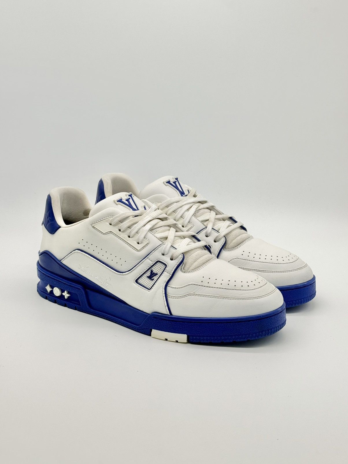 Louis Vuitton Size 10 - Louis Vuitton Trainer Low White Blue Size US 10 / EU 43 - 1 Thumbnail
