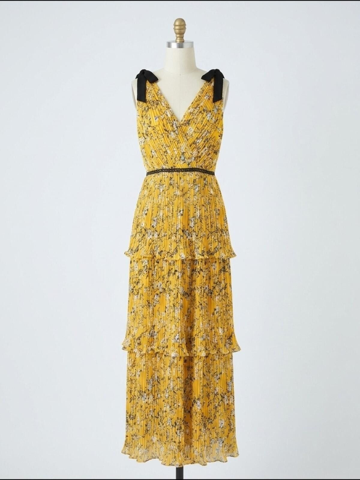 Lulus Lulu's Yellow Floral Pleated Tiered Maxi Dress Size S / US 4 / IT 40 - 1 Thumbnail